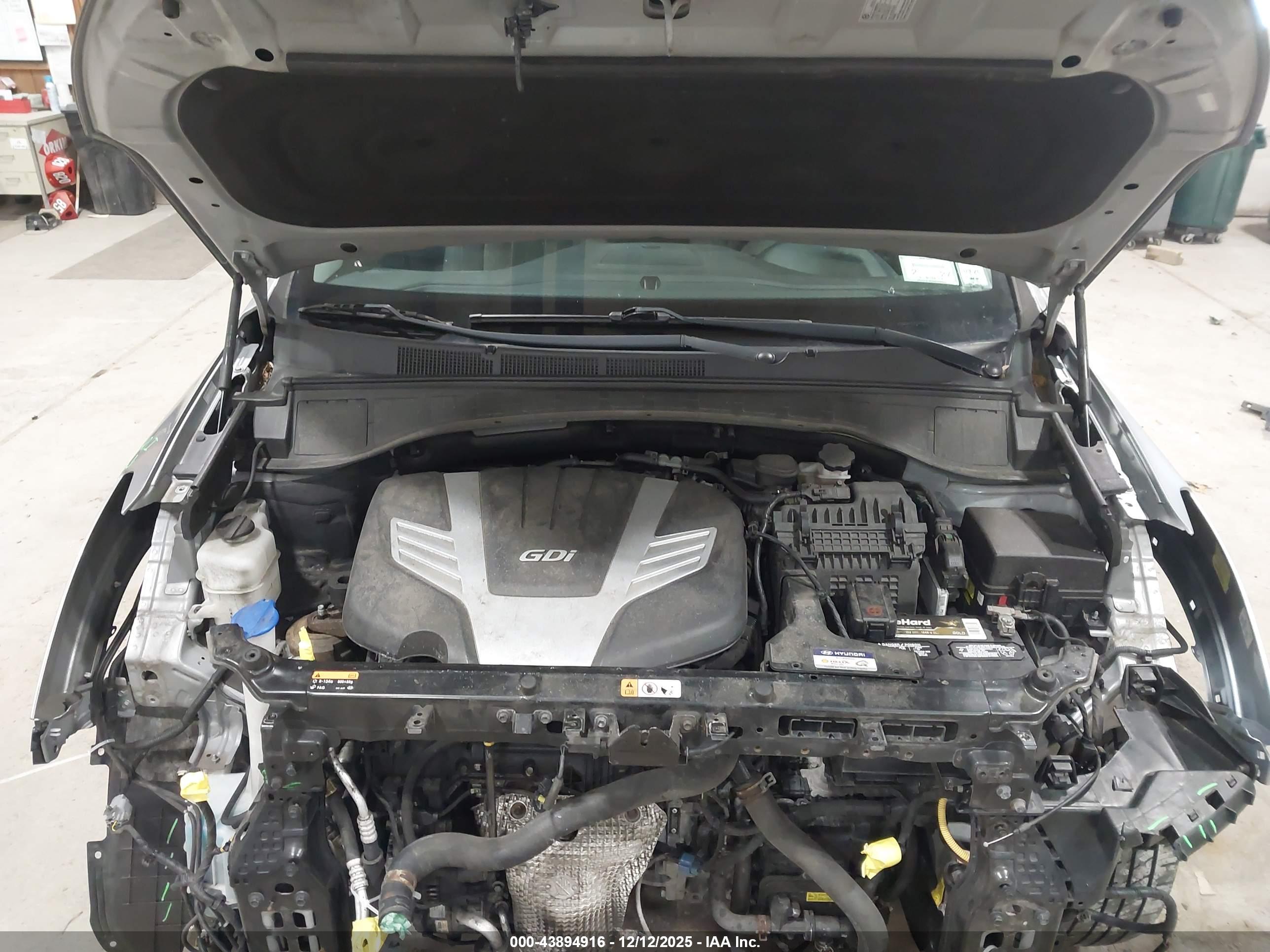 HYUNDAI SANTA image 10