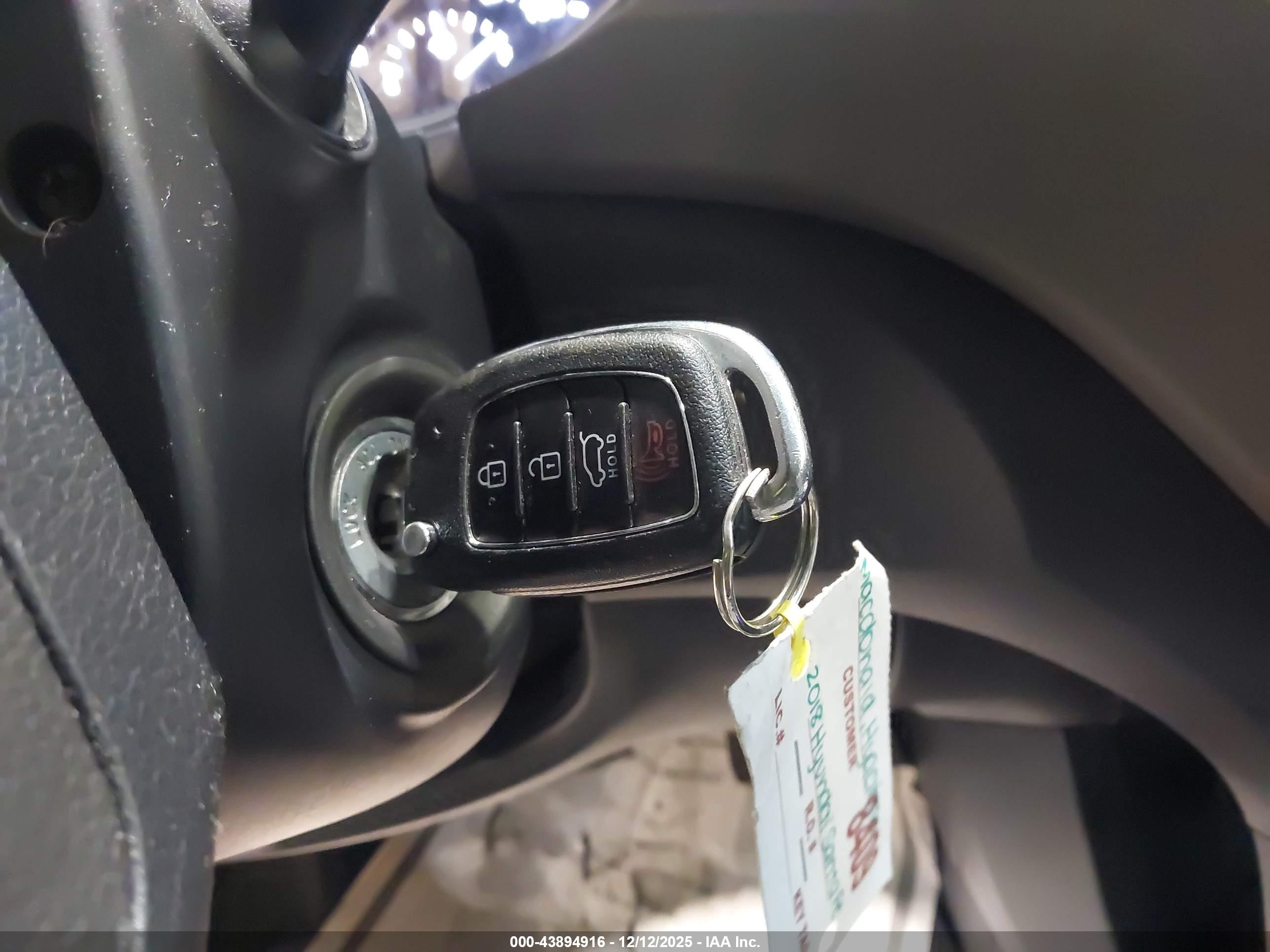 HYUNDAI SANTA image 11