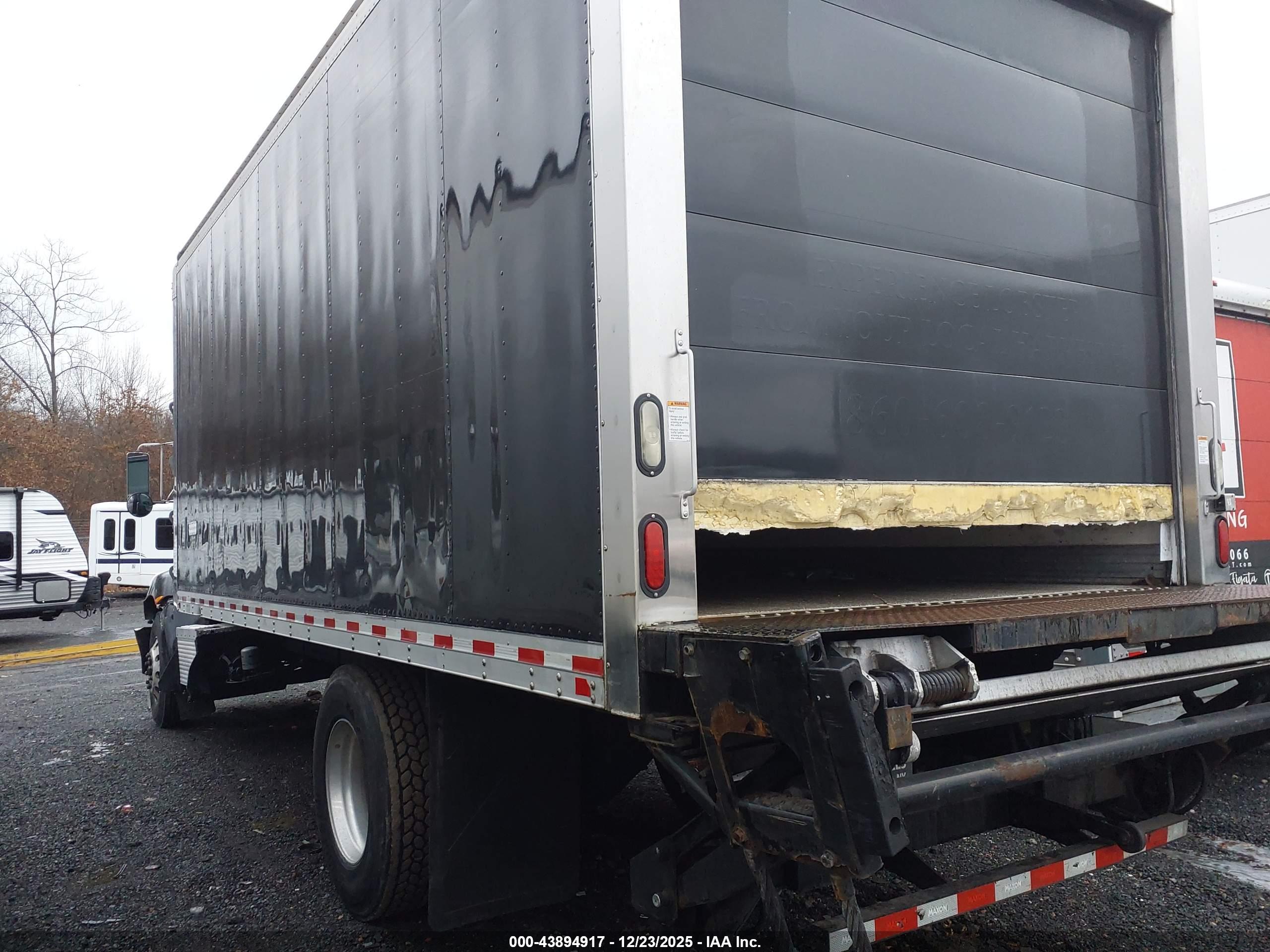 KENWORTH T3 image 3