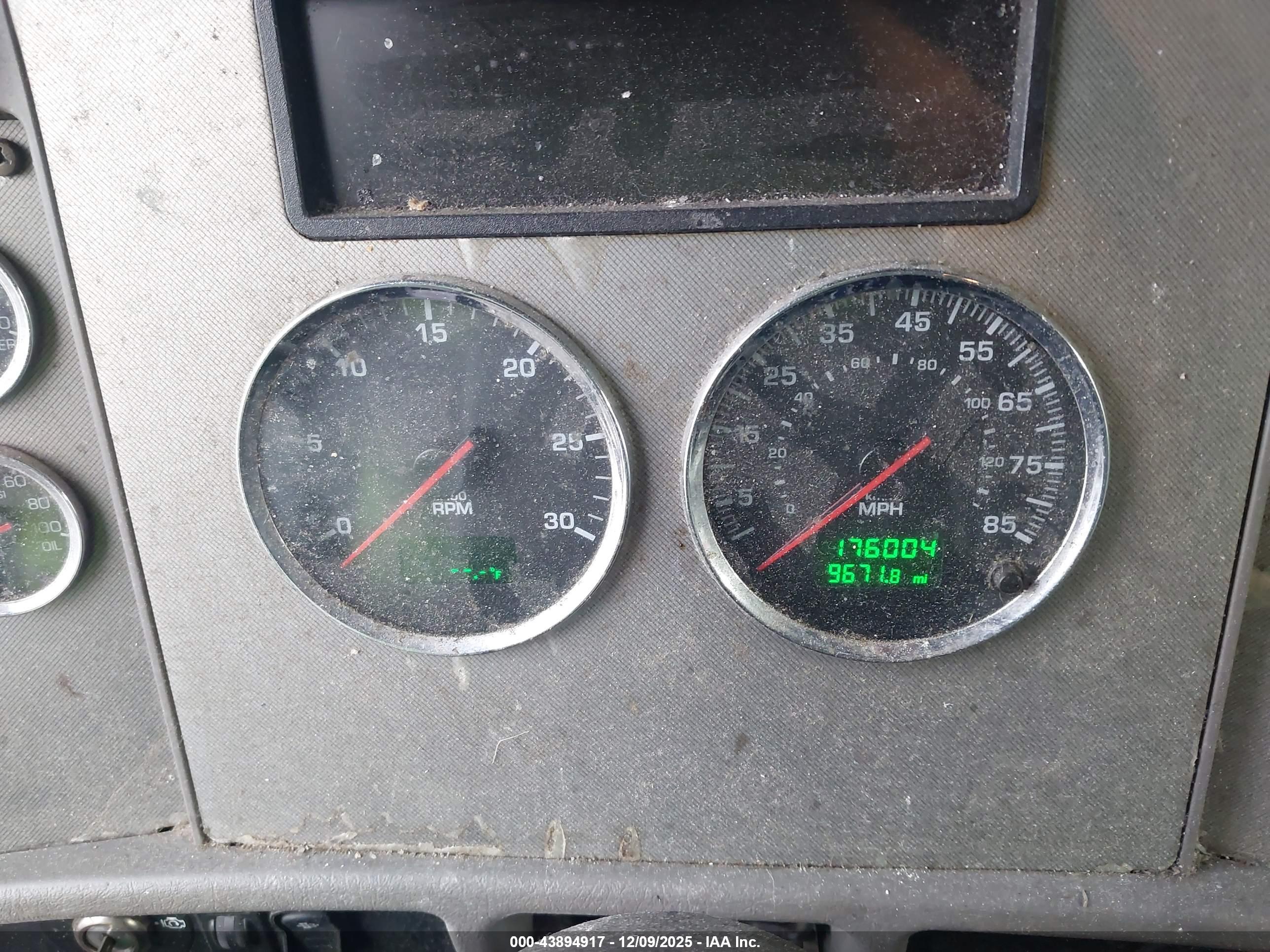 KENWORTH T3 image 6