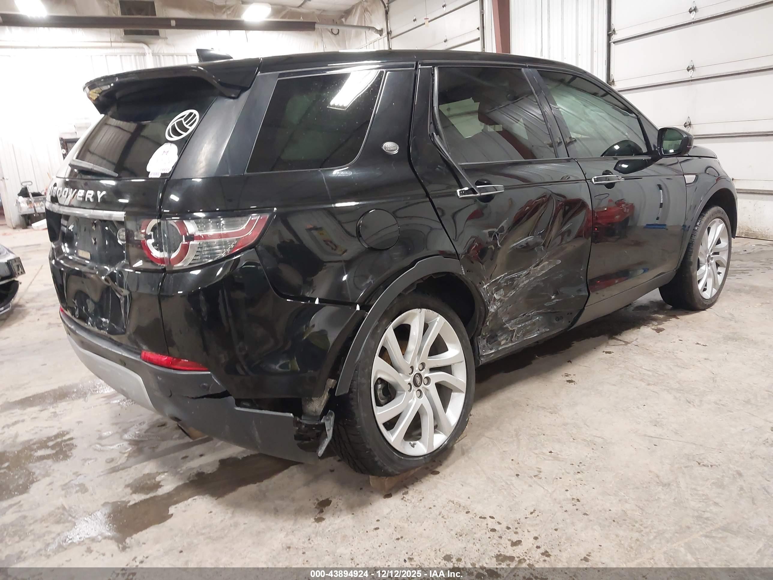 LAND ROVER image 4