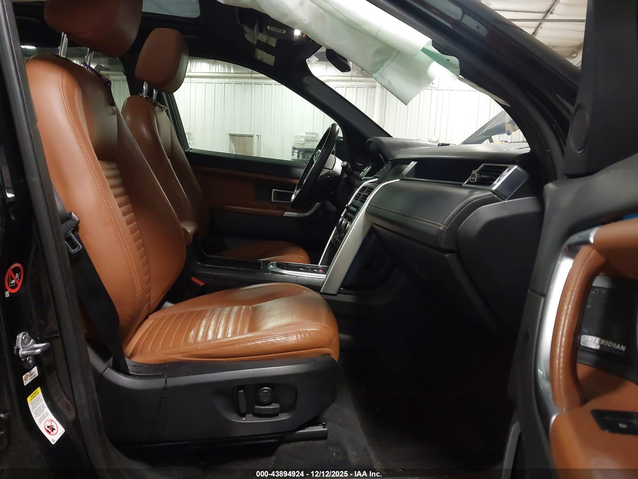 LAND ROVER image 5