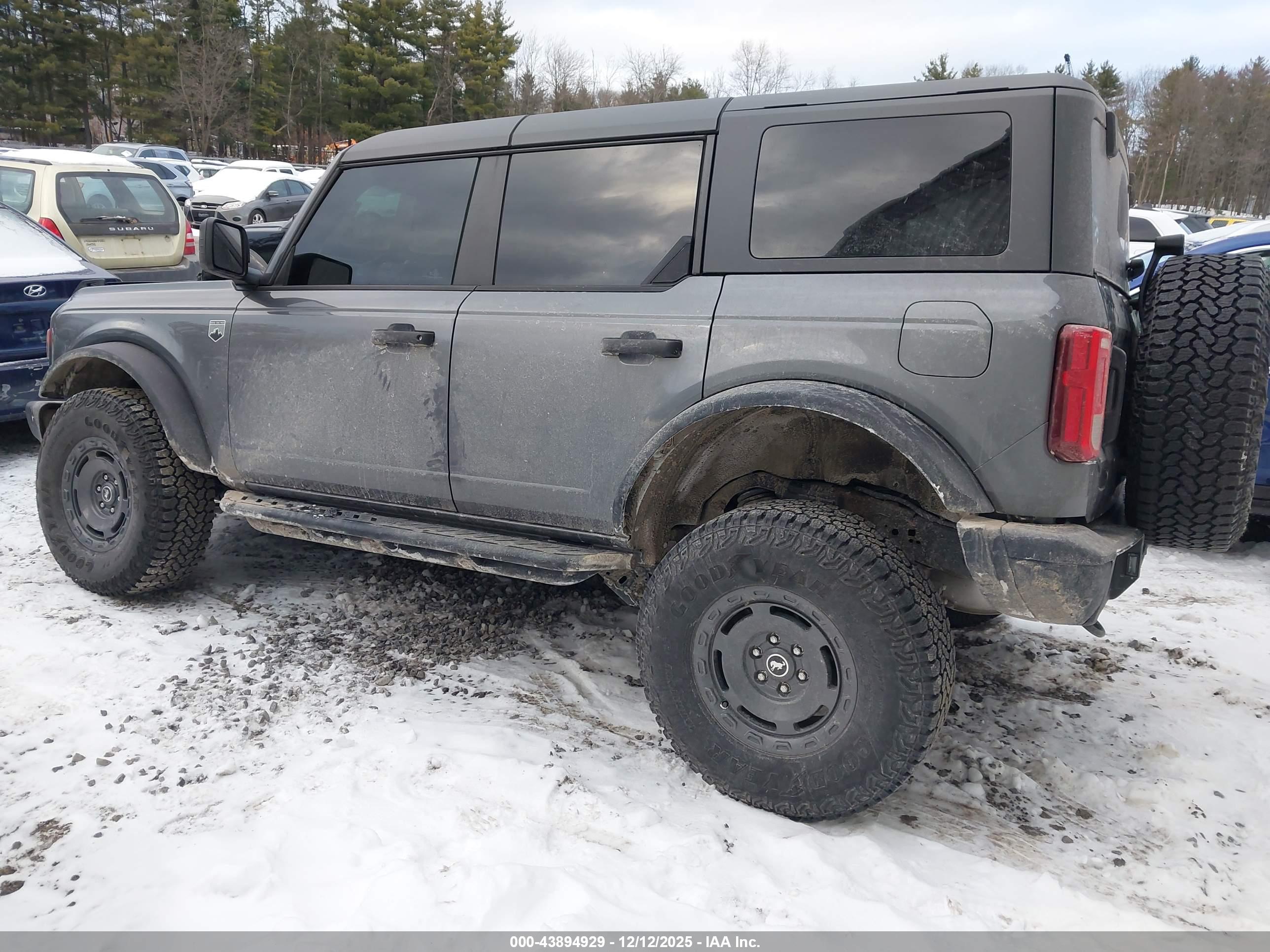 FORD BRONCO image 3