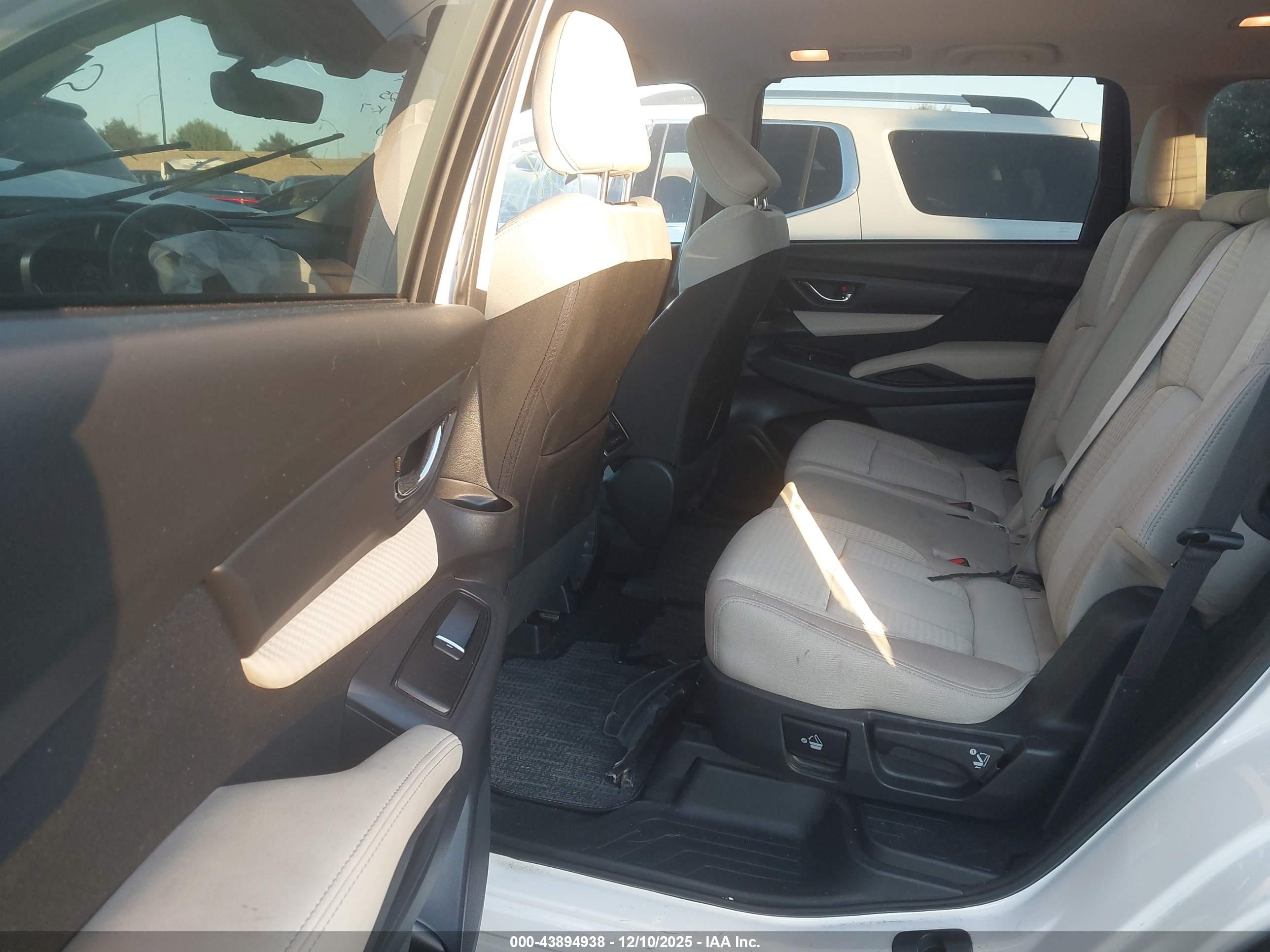 SUBARU ASCENT image 8