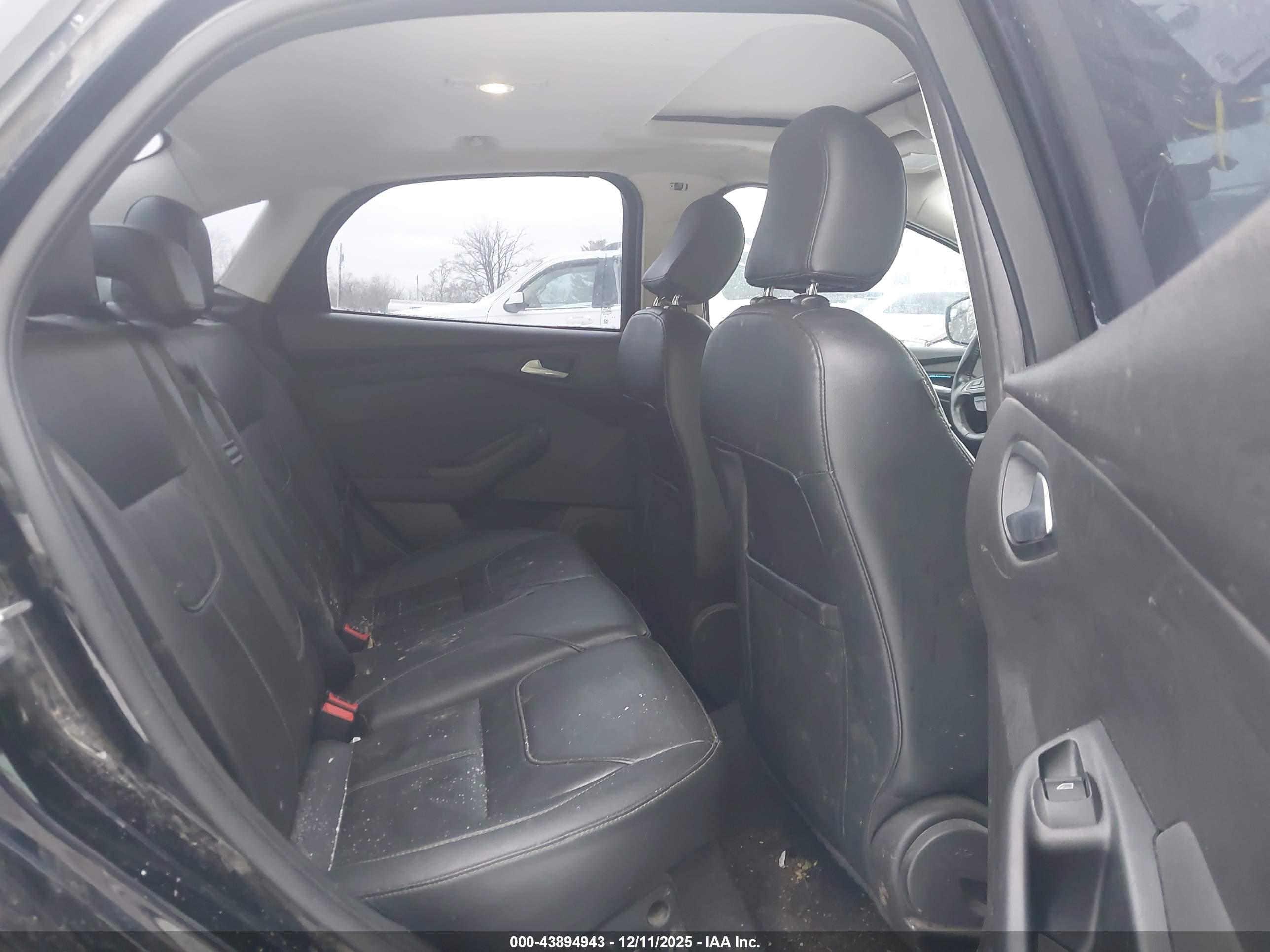FORD FOCUS image 8