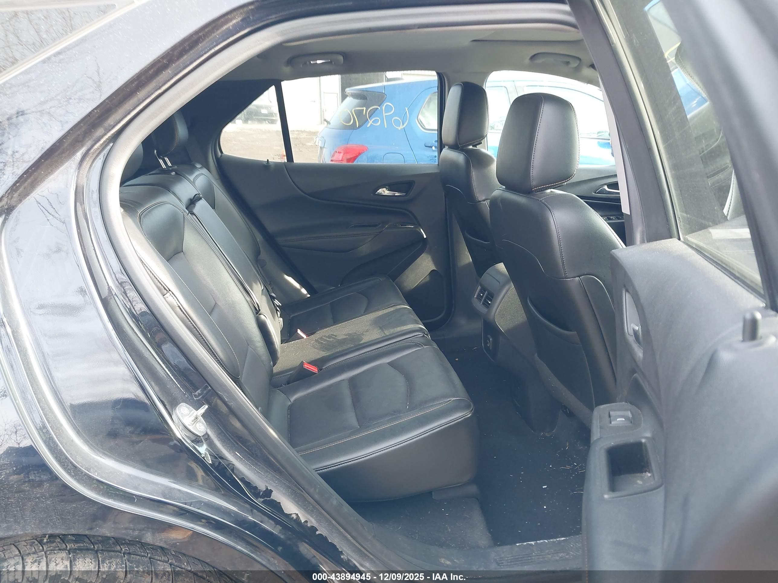 CHEVROLET EQUINOX image 8