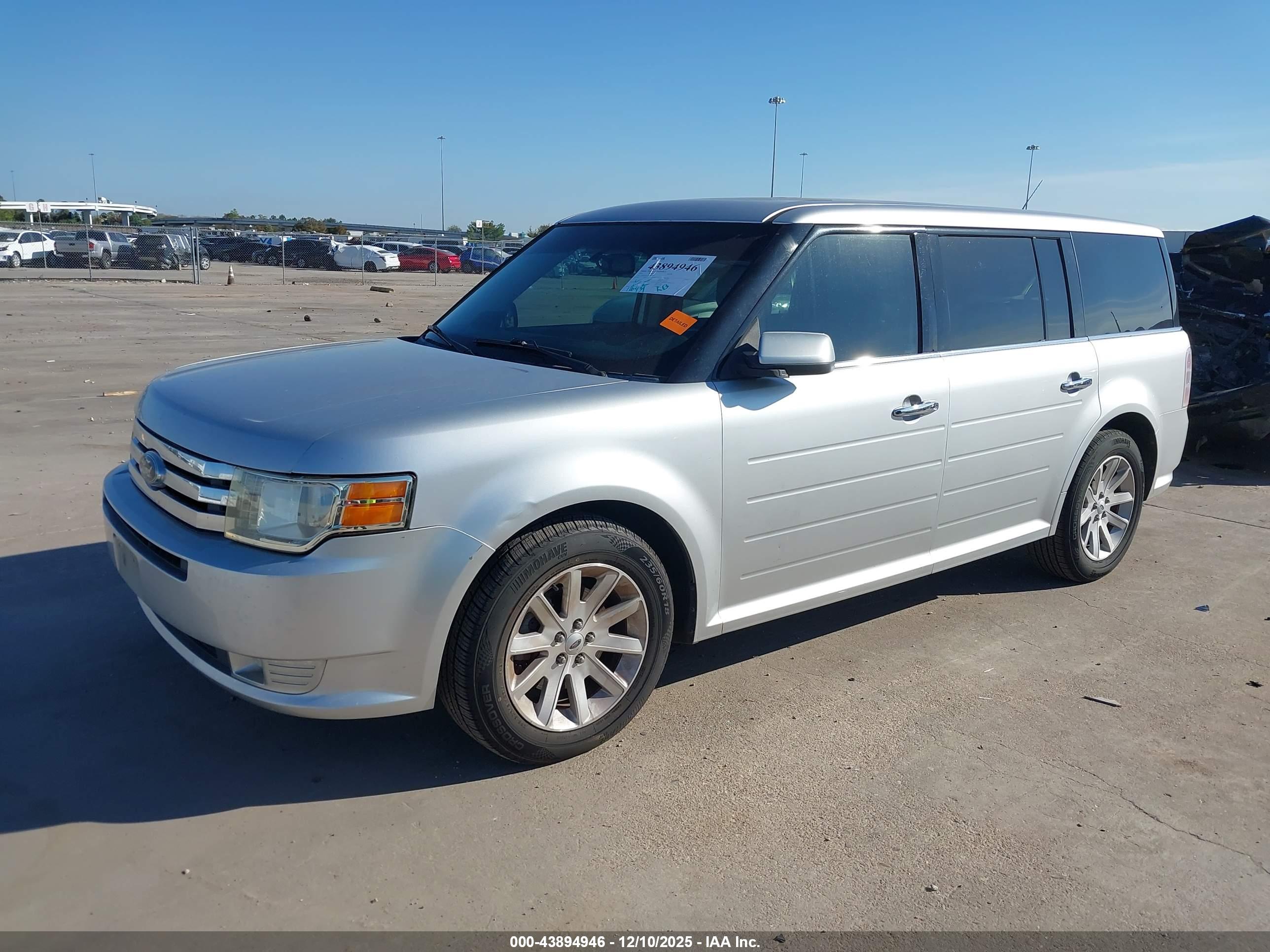 FORD FLEX image 2