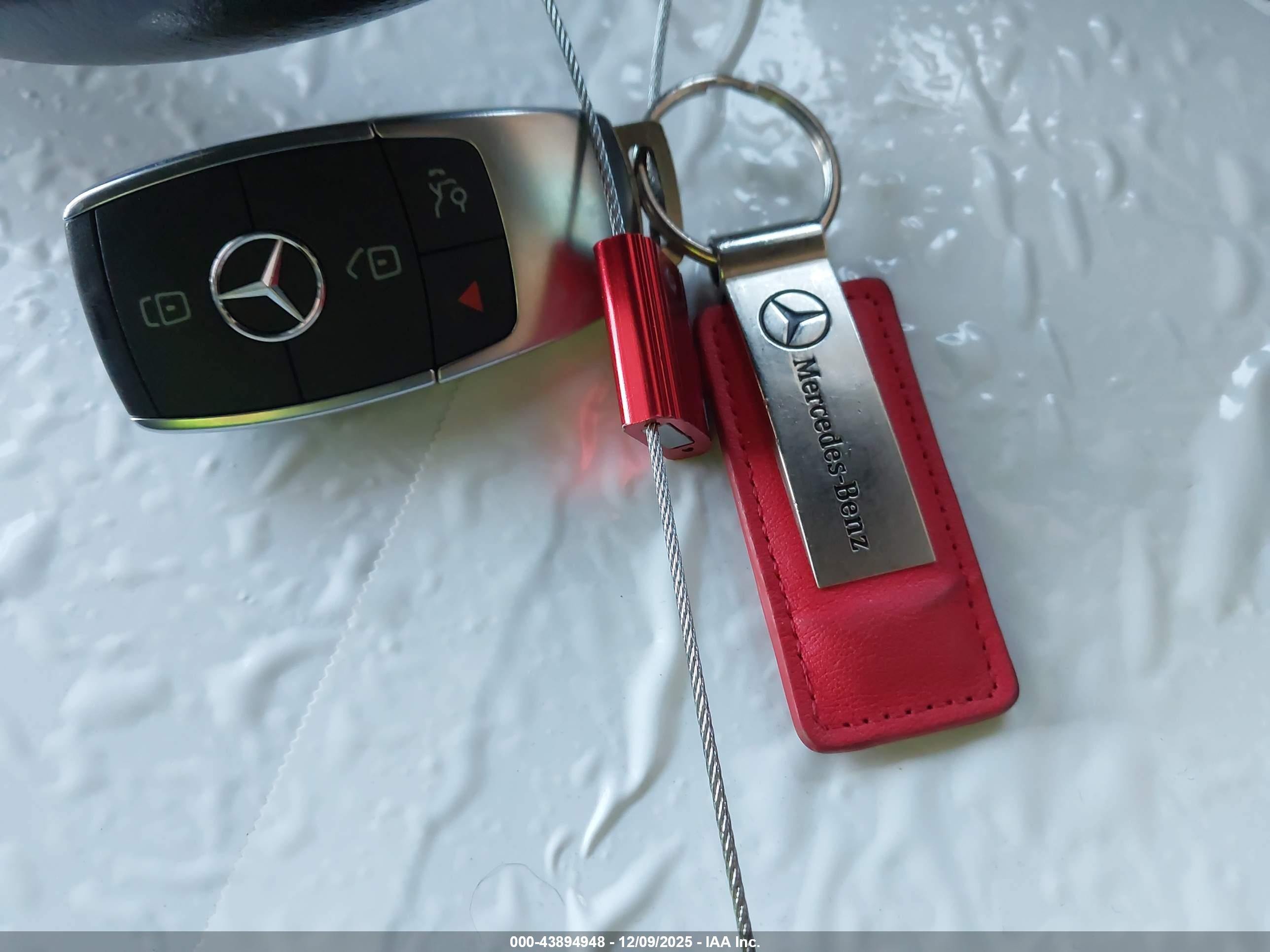MERCEDES-BENZ EQB image 11