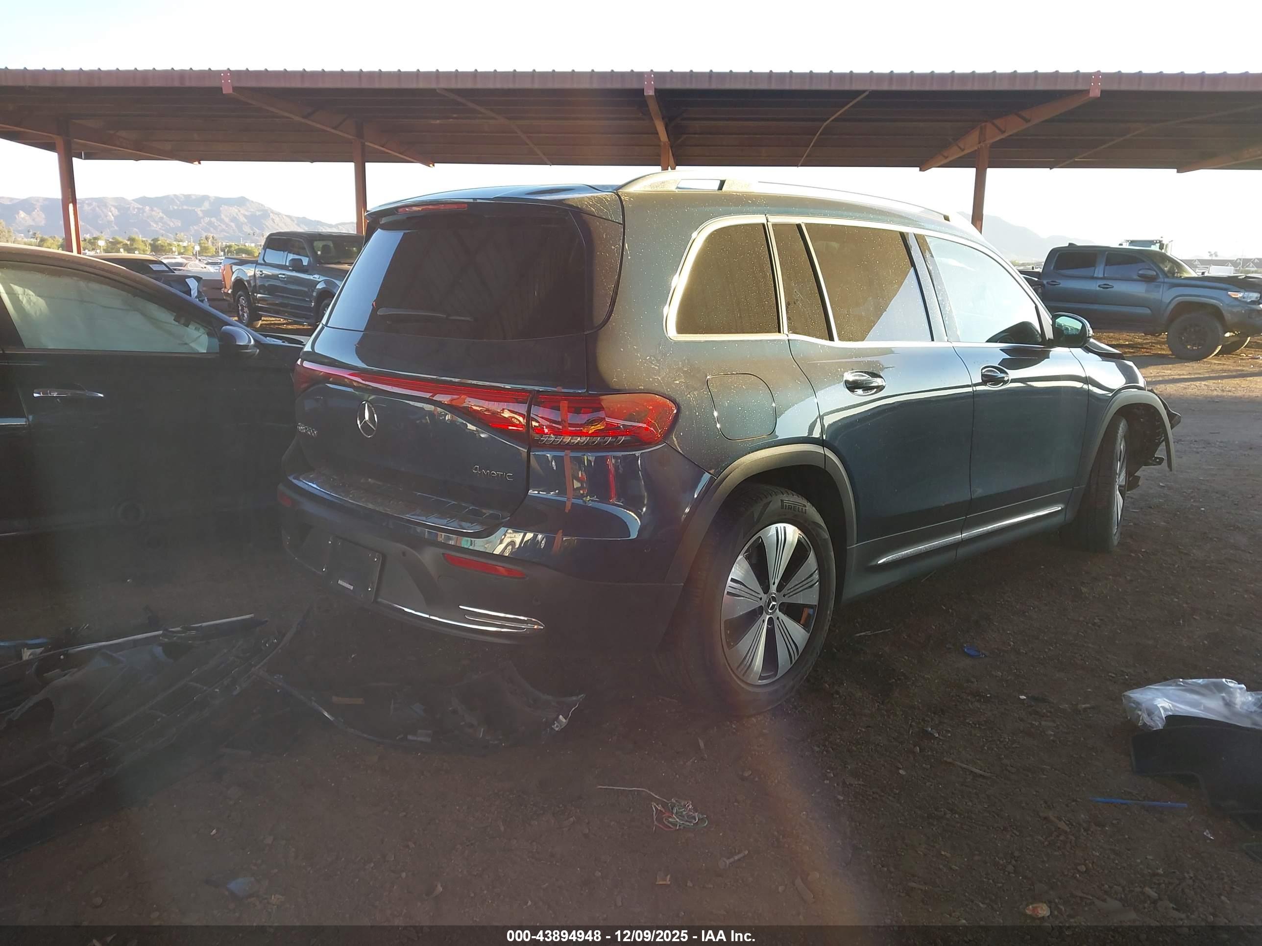 MERCEDES-BENZ EQB image 4