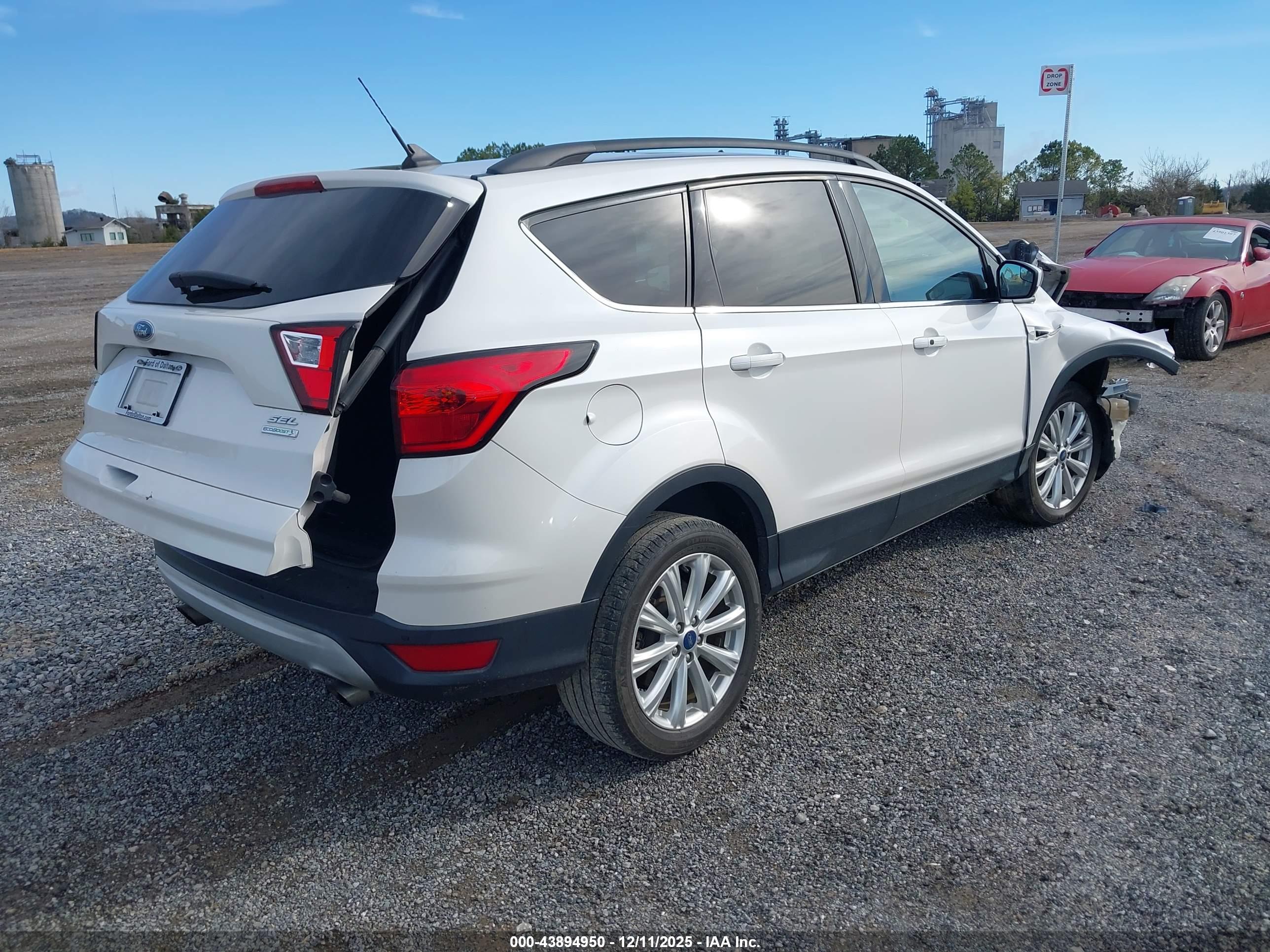 FORD ESCAPE image 4