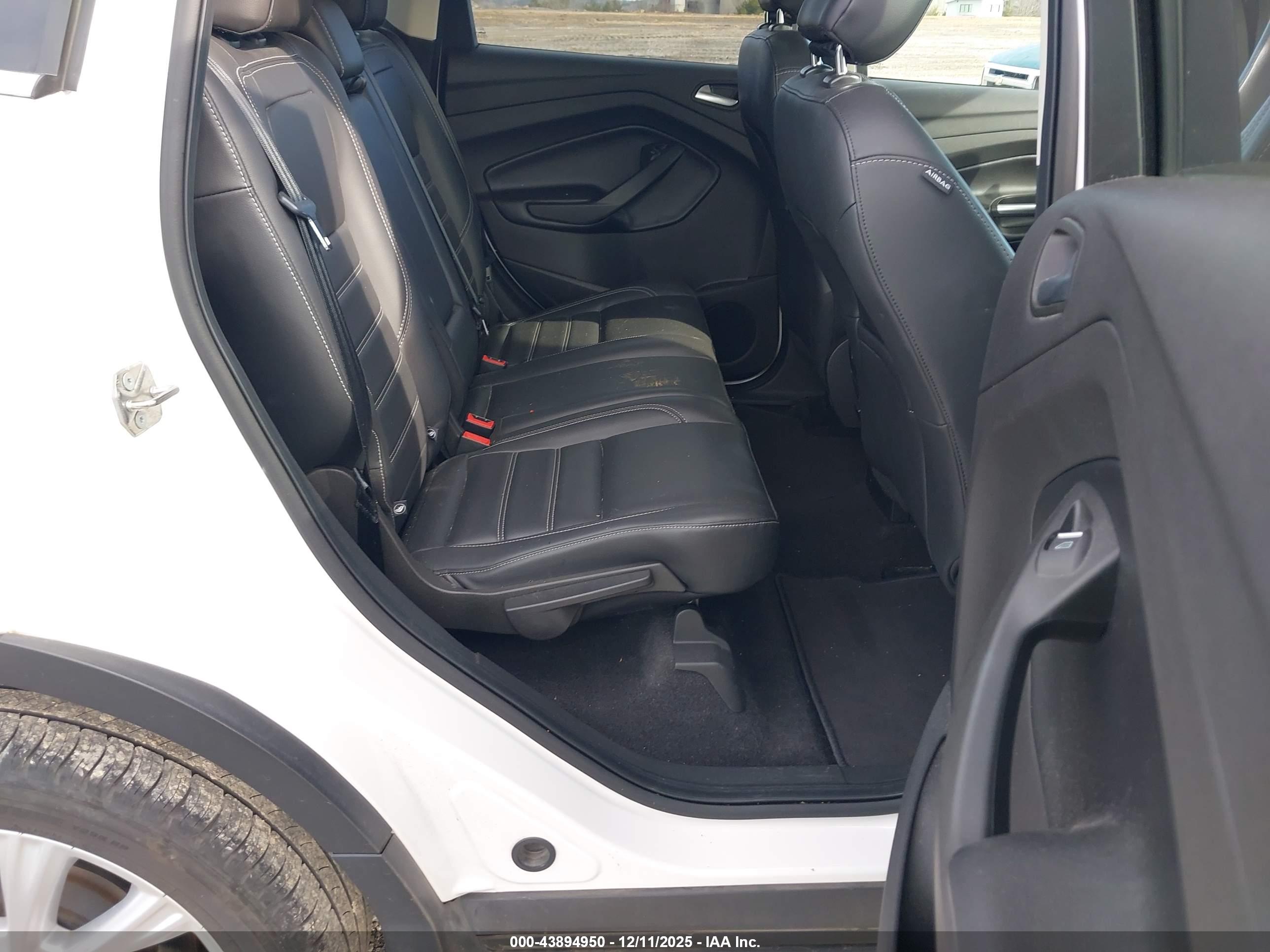 FORD ESCAPE image 8