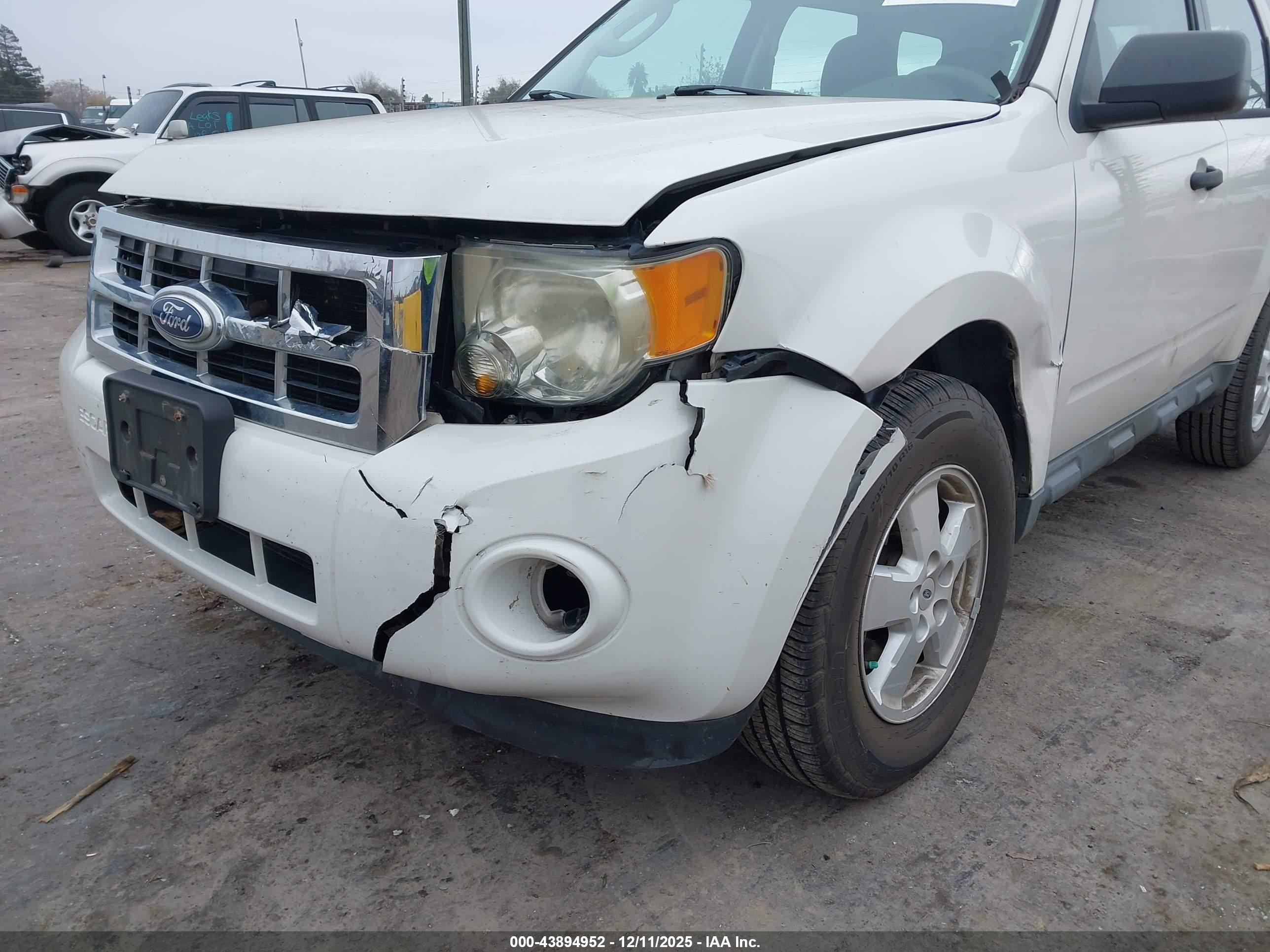 FORD ESCAPE image 6