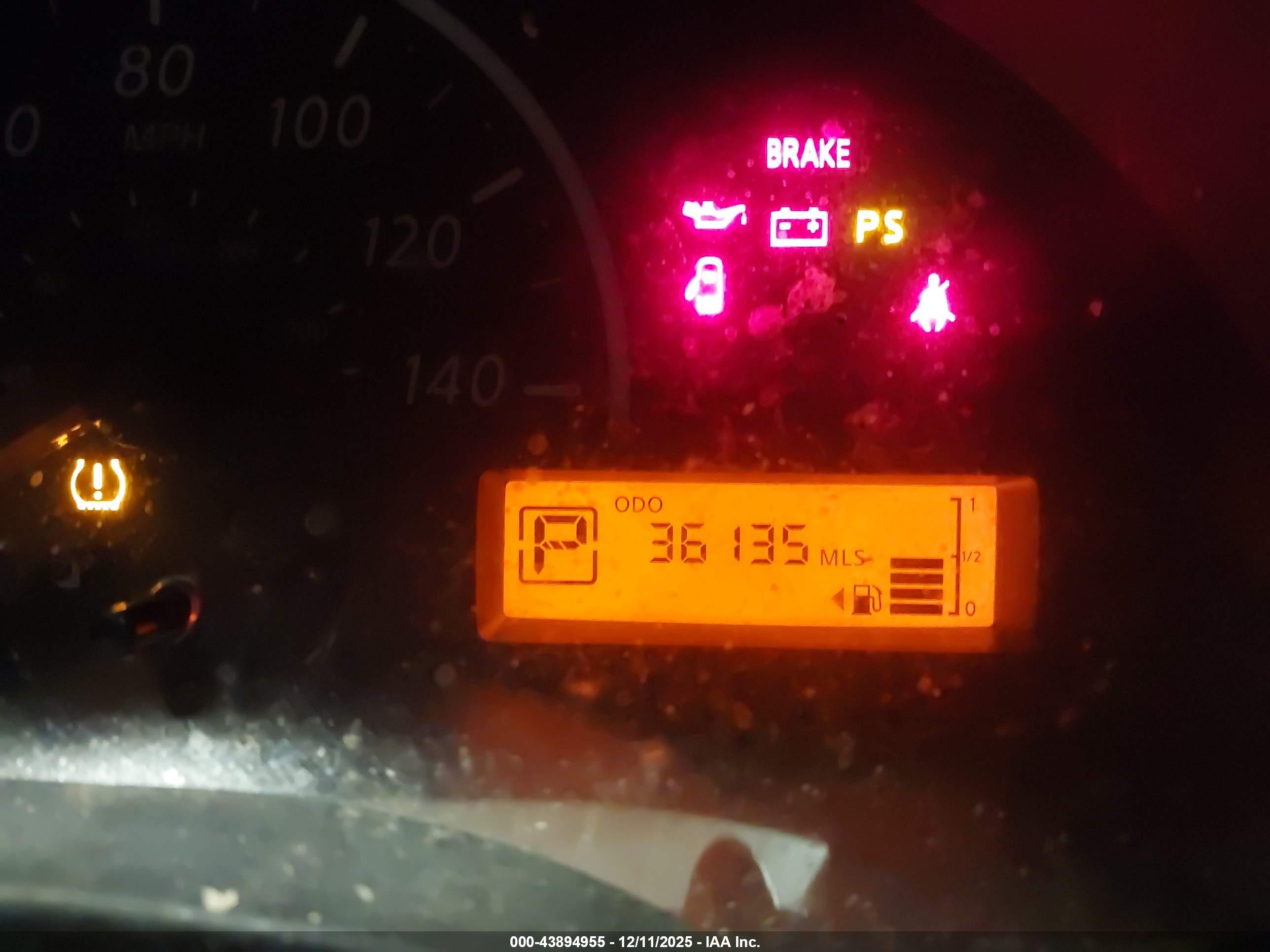 NISSAN VERSA image 7
