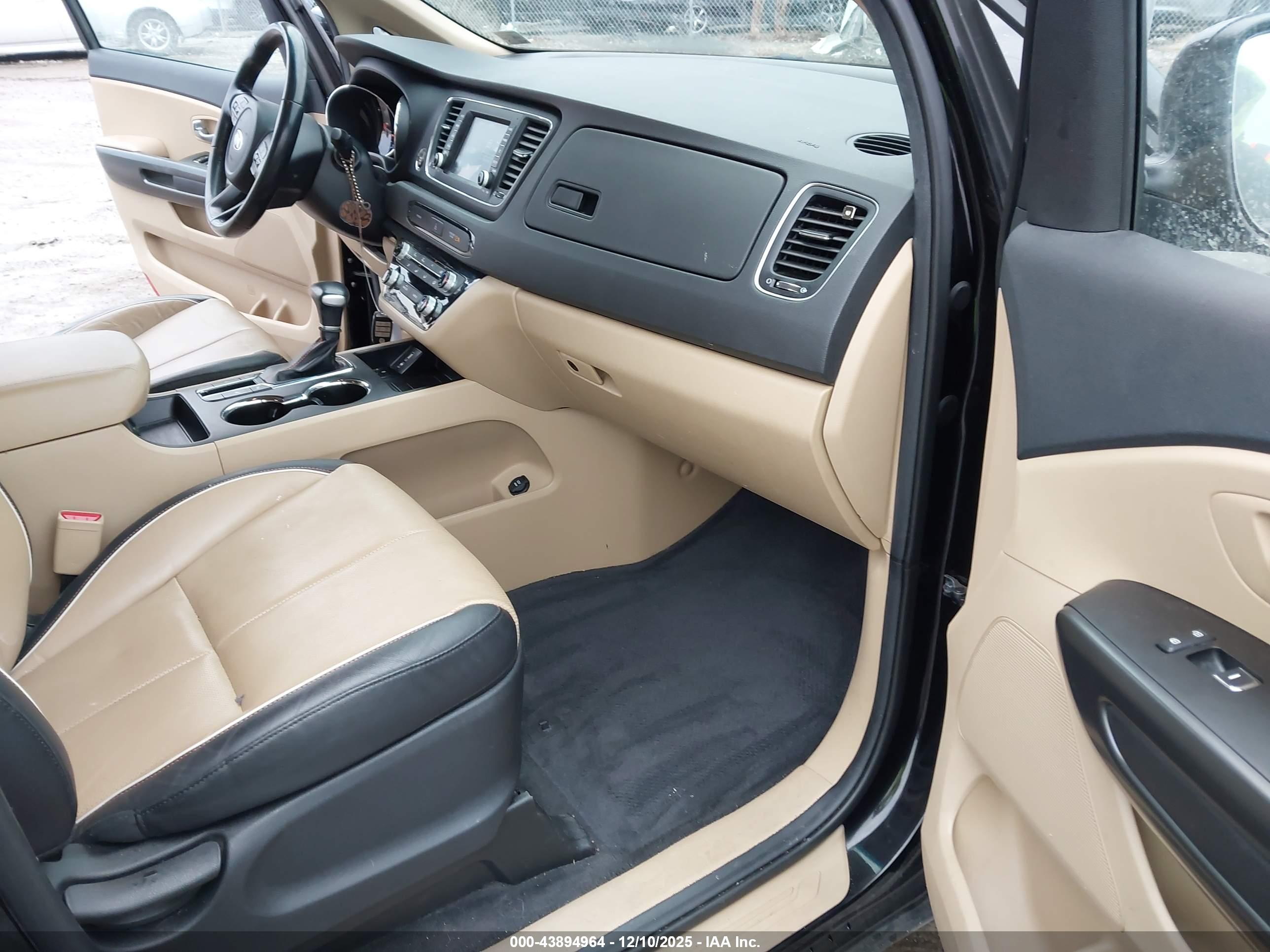 KIA SEDONA image 5