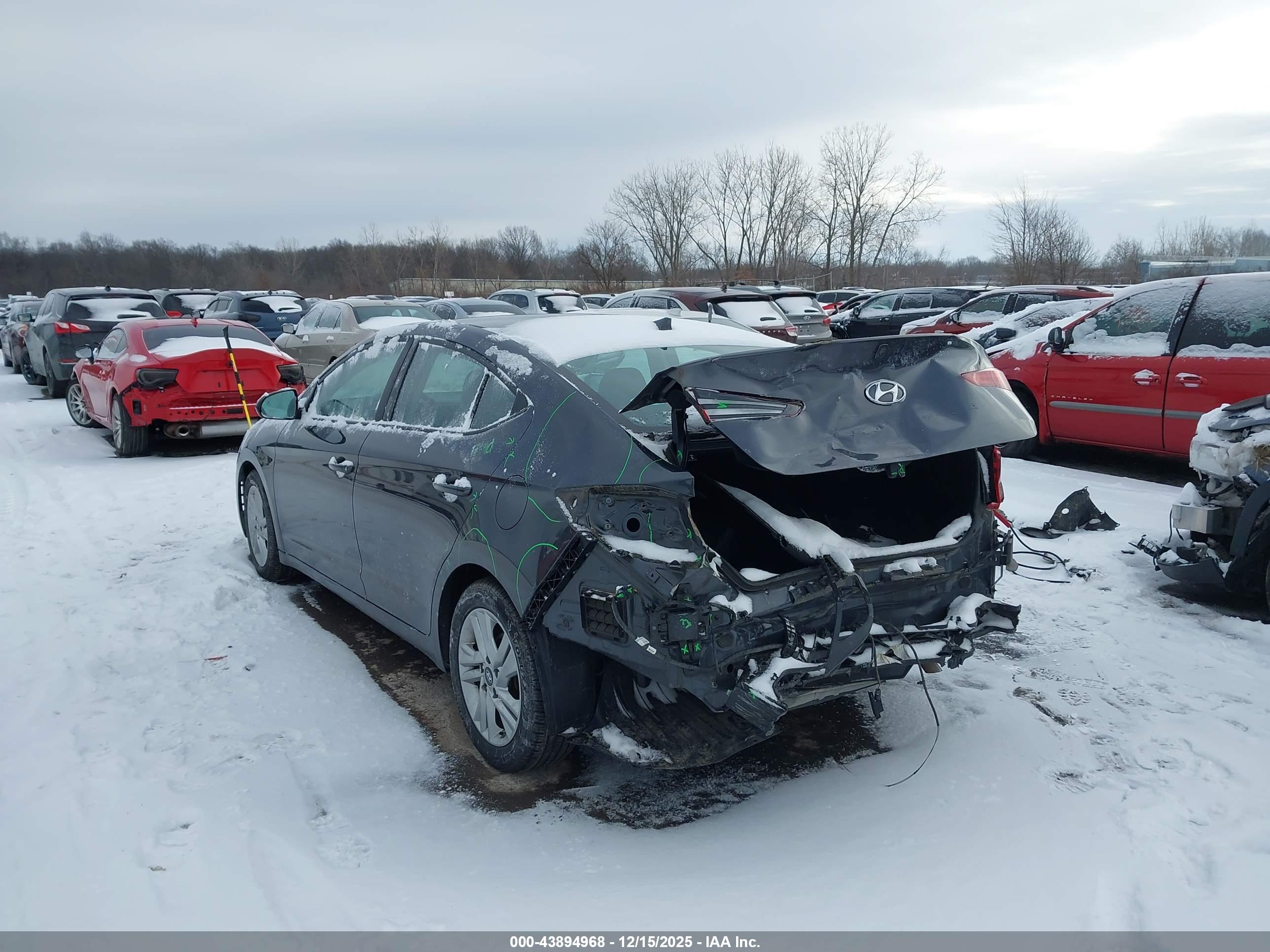 HYUNDAI ELANTRA image 3