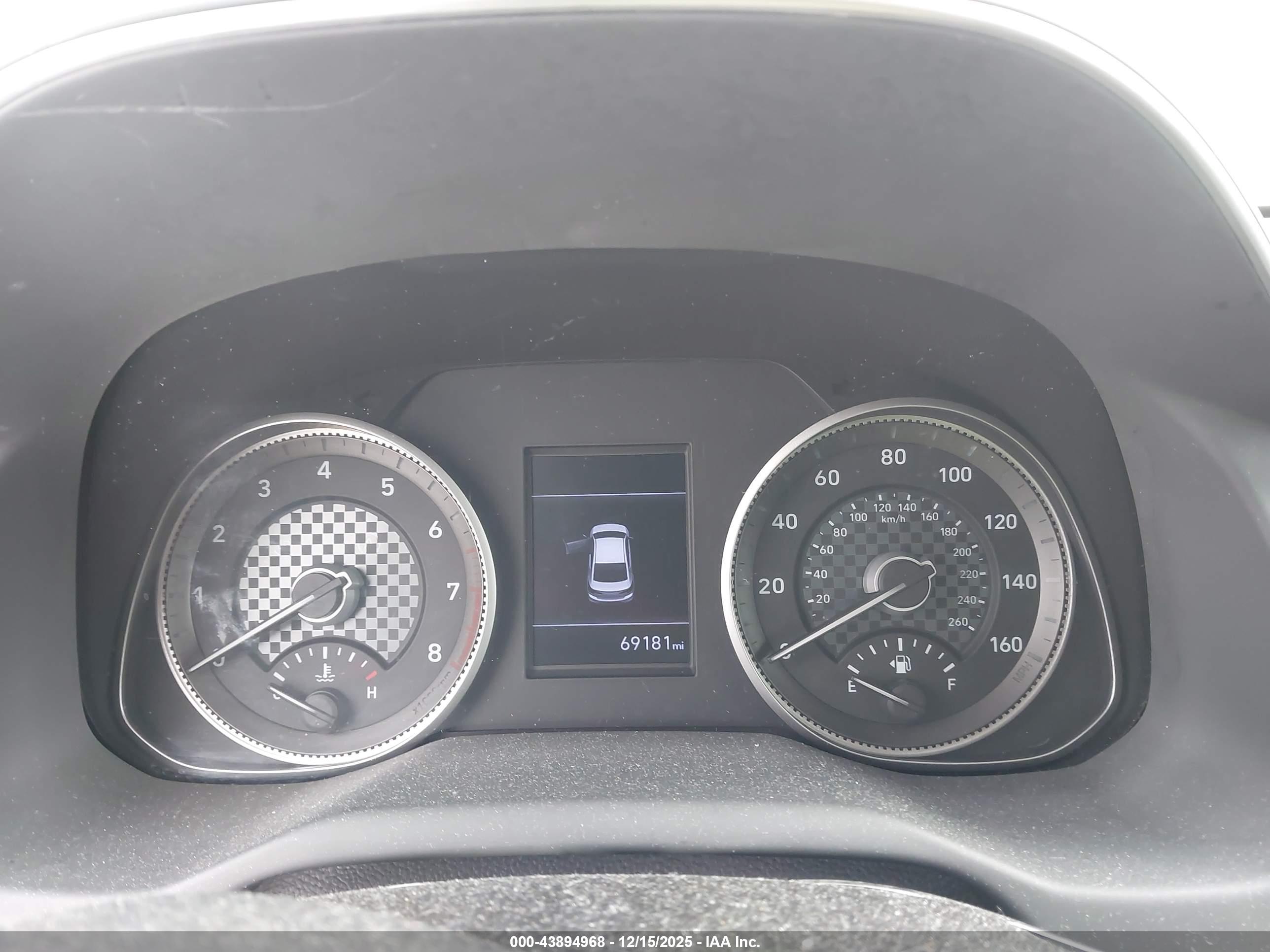 HYUNDAI ELANTRA image 7