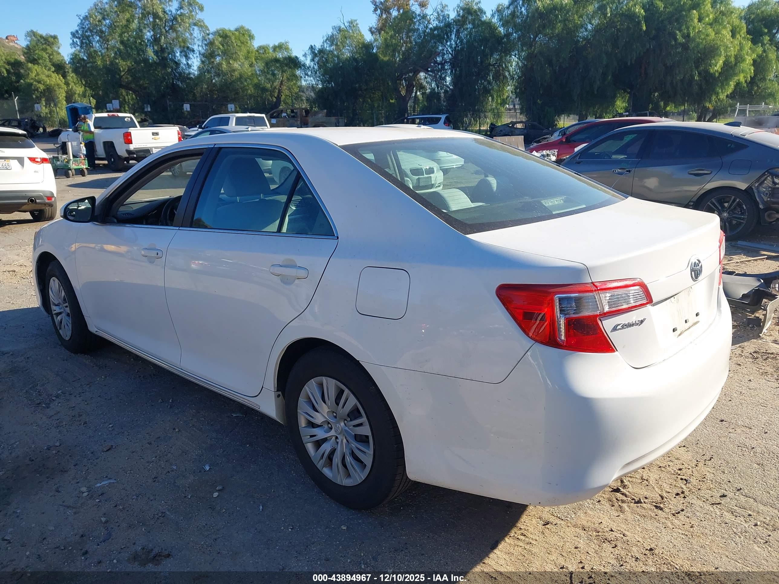 TOYOTA CAMRY image 3