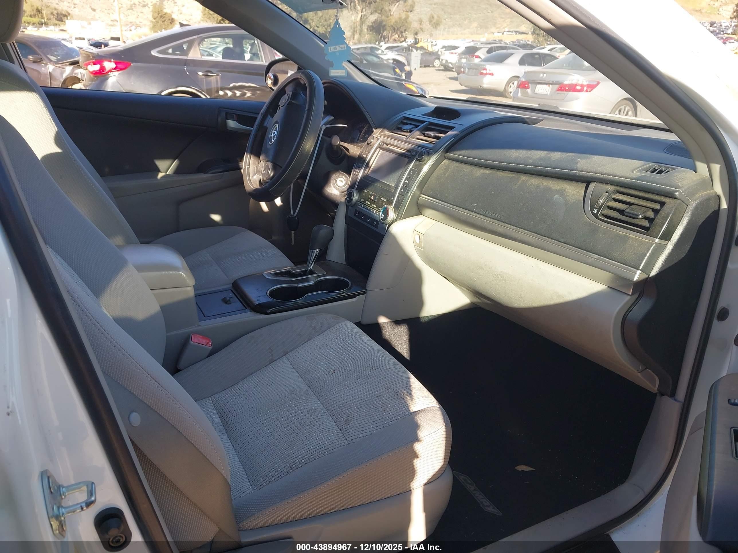 TOYOTA CAMRY image 5