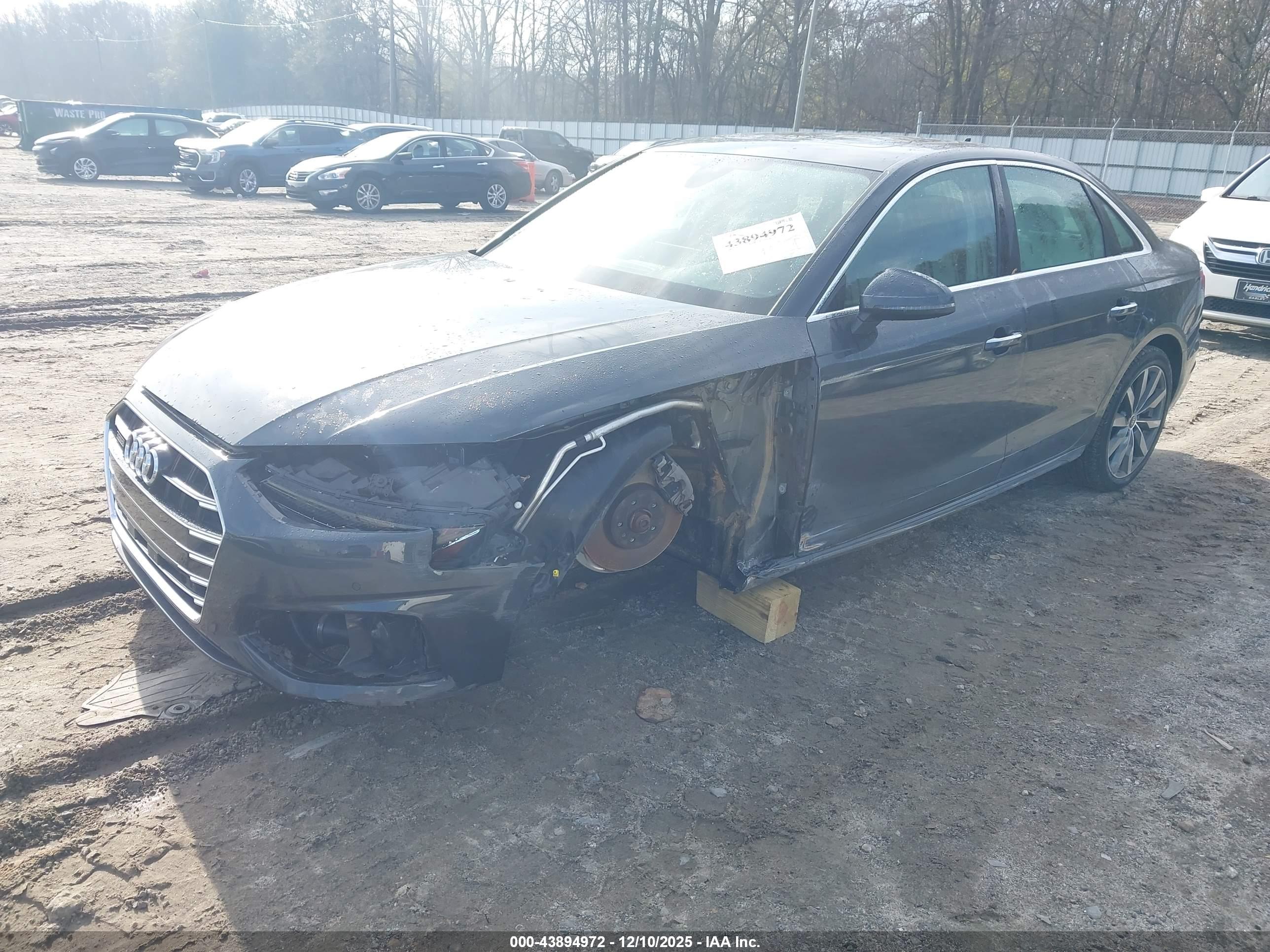 AUDI A4 image 2