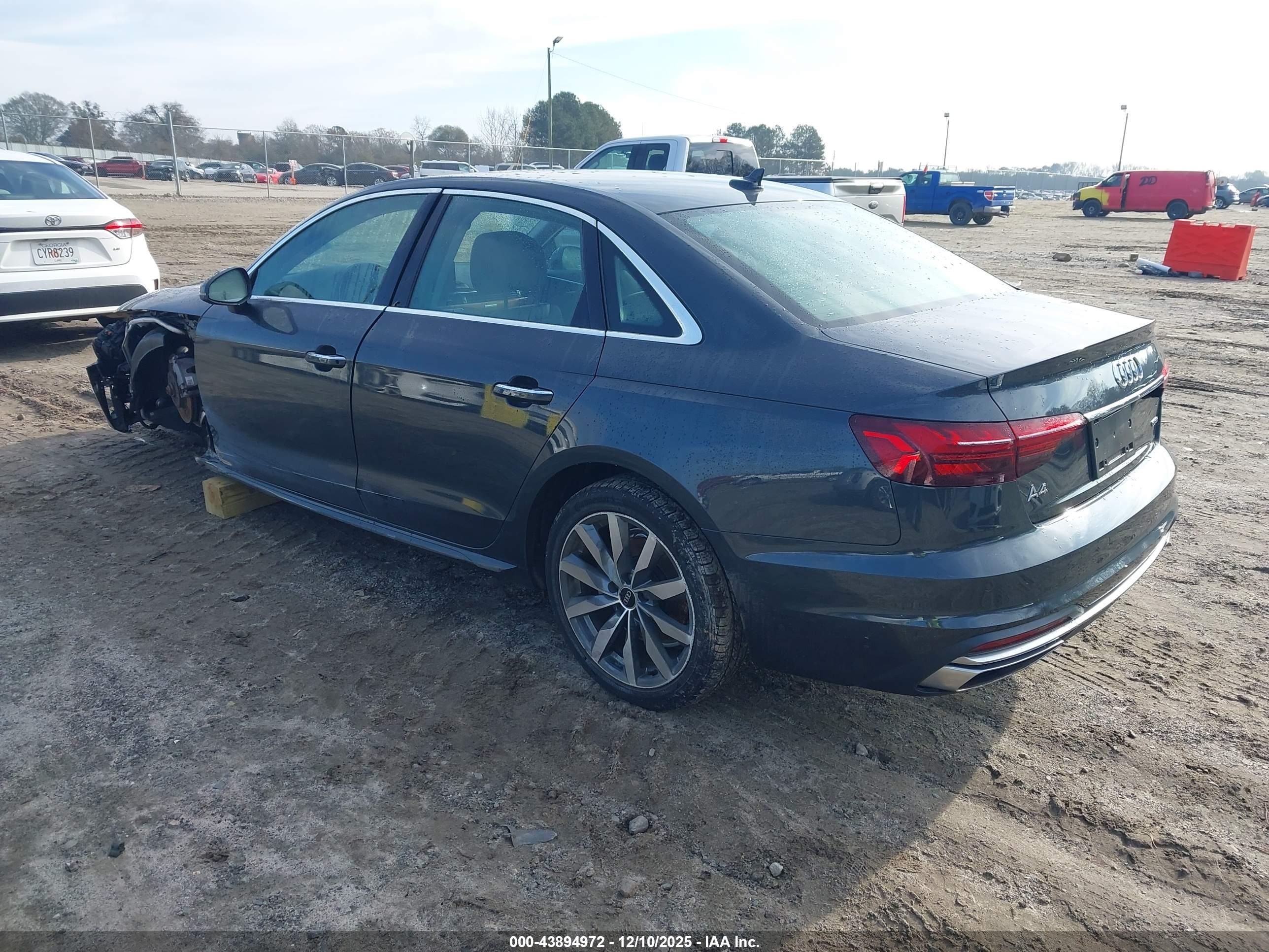 AUDI A4 image 3