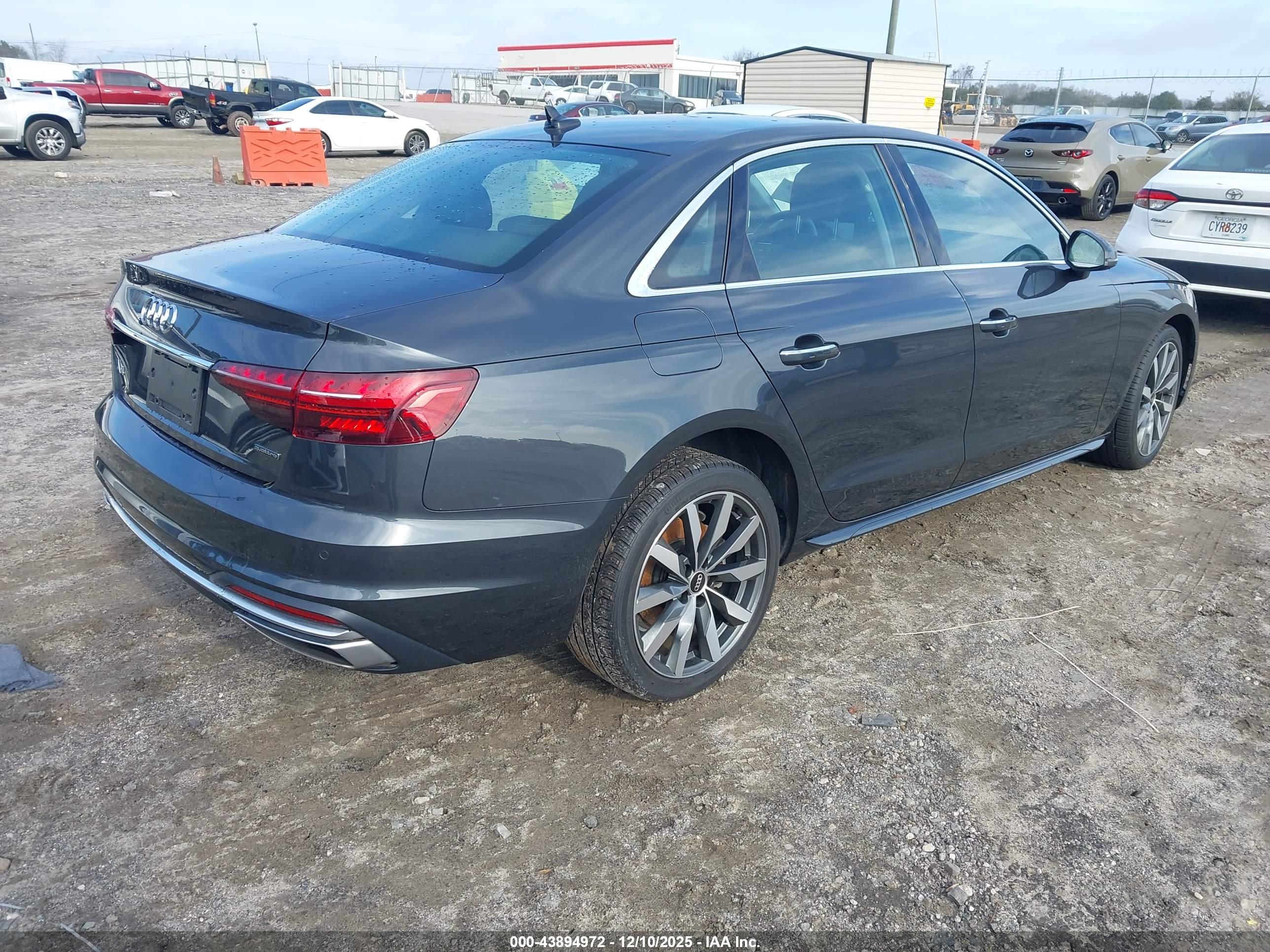 AUDI A4 image 4