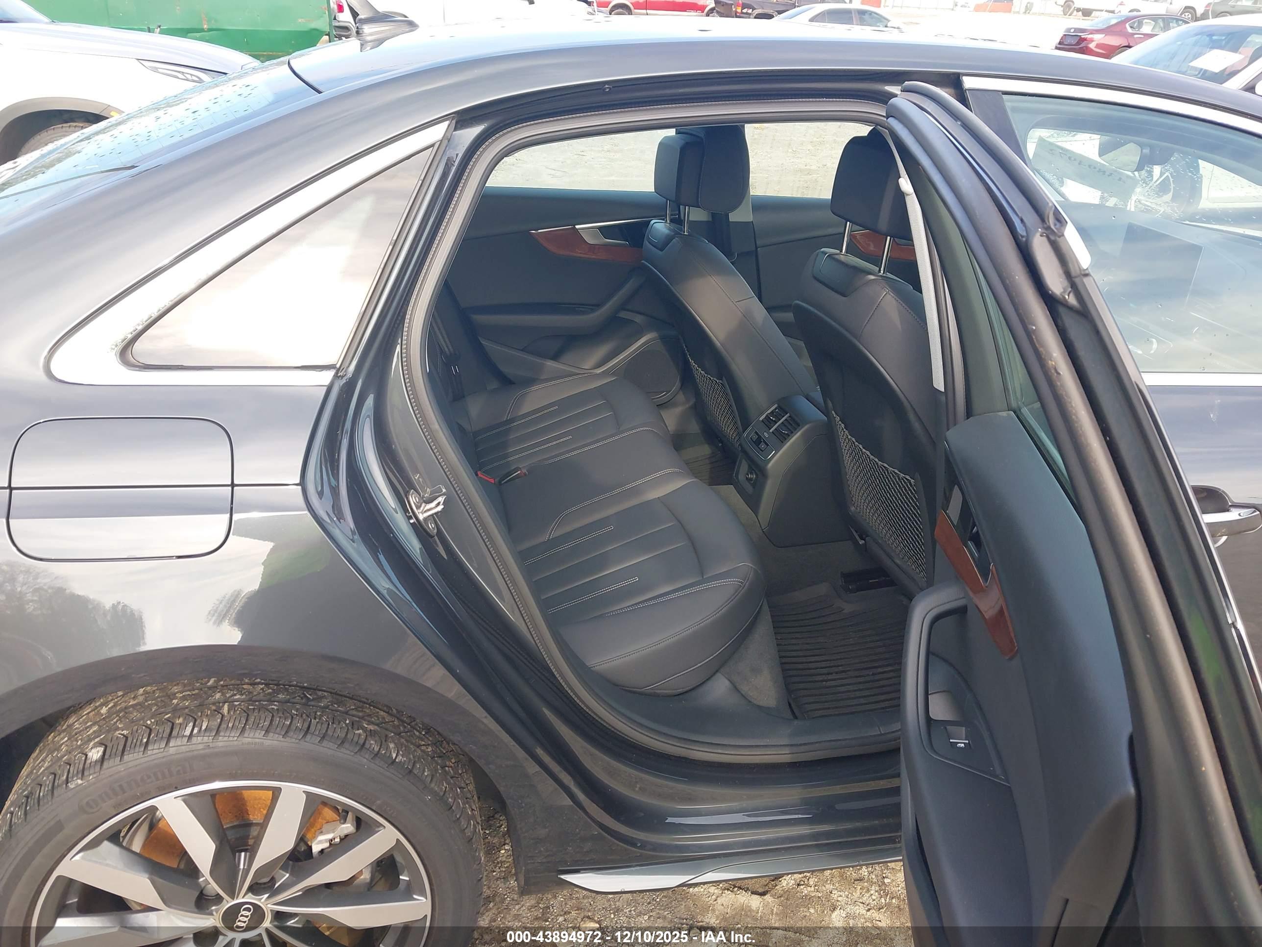 AUDI A4 image 8