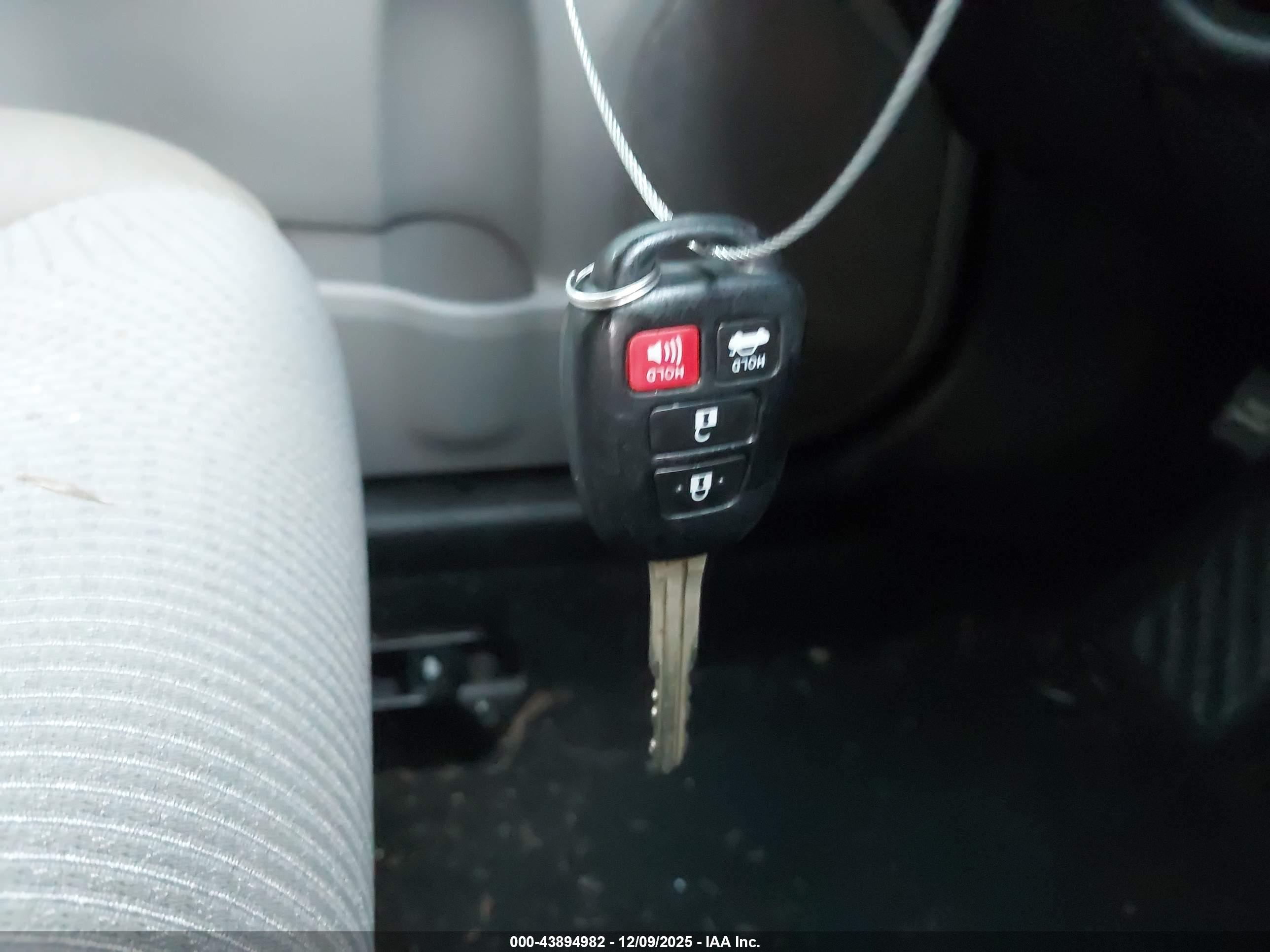 TOYOTA CAMRY image 11
