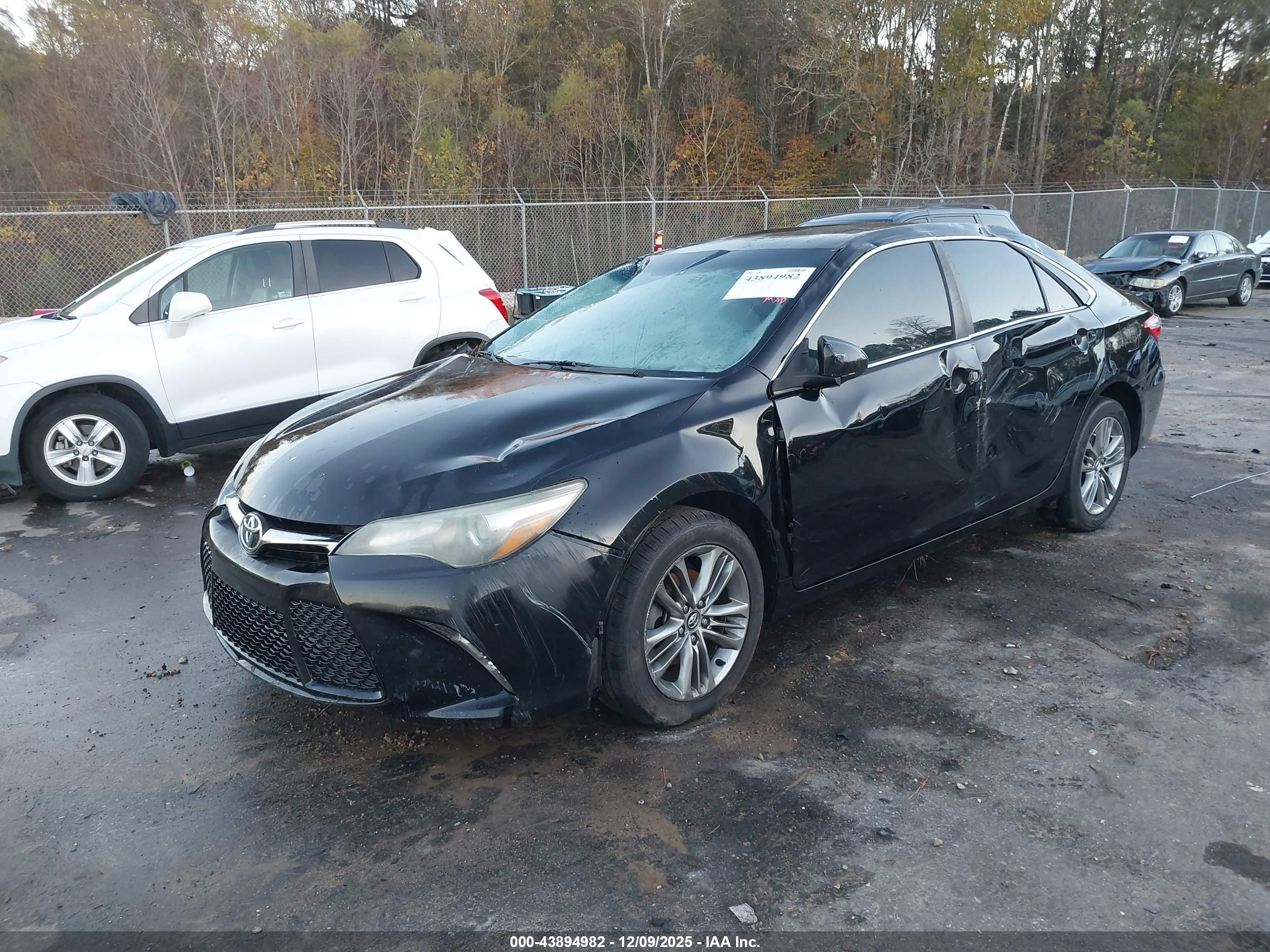 TOYOTA CAMRY image 2
