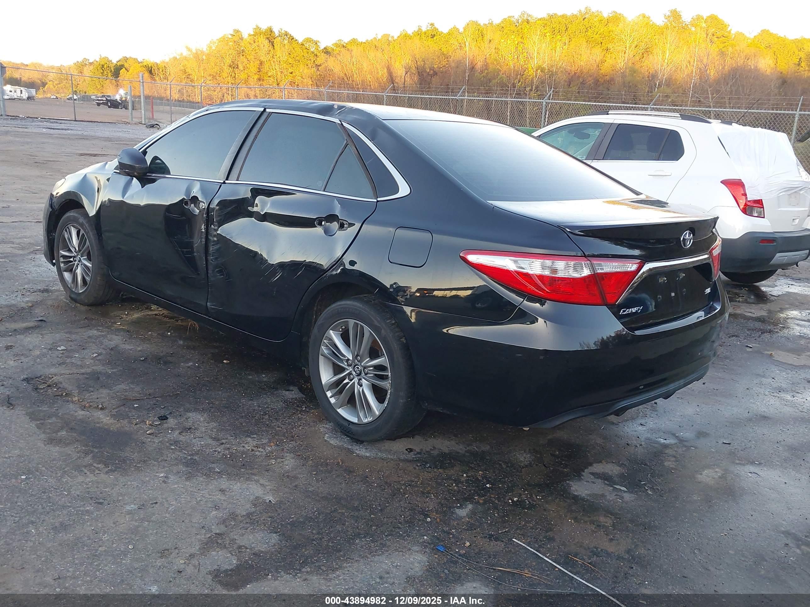 TOYOTA CAMRY image 3