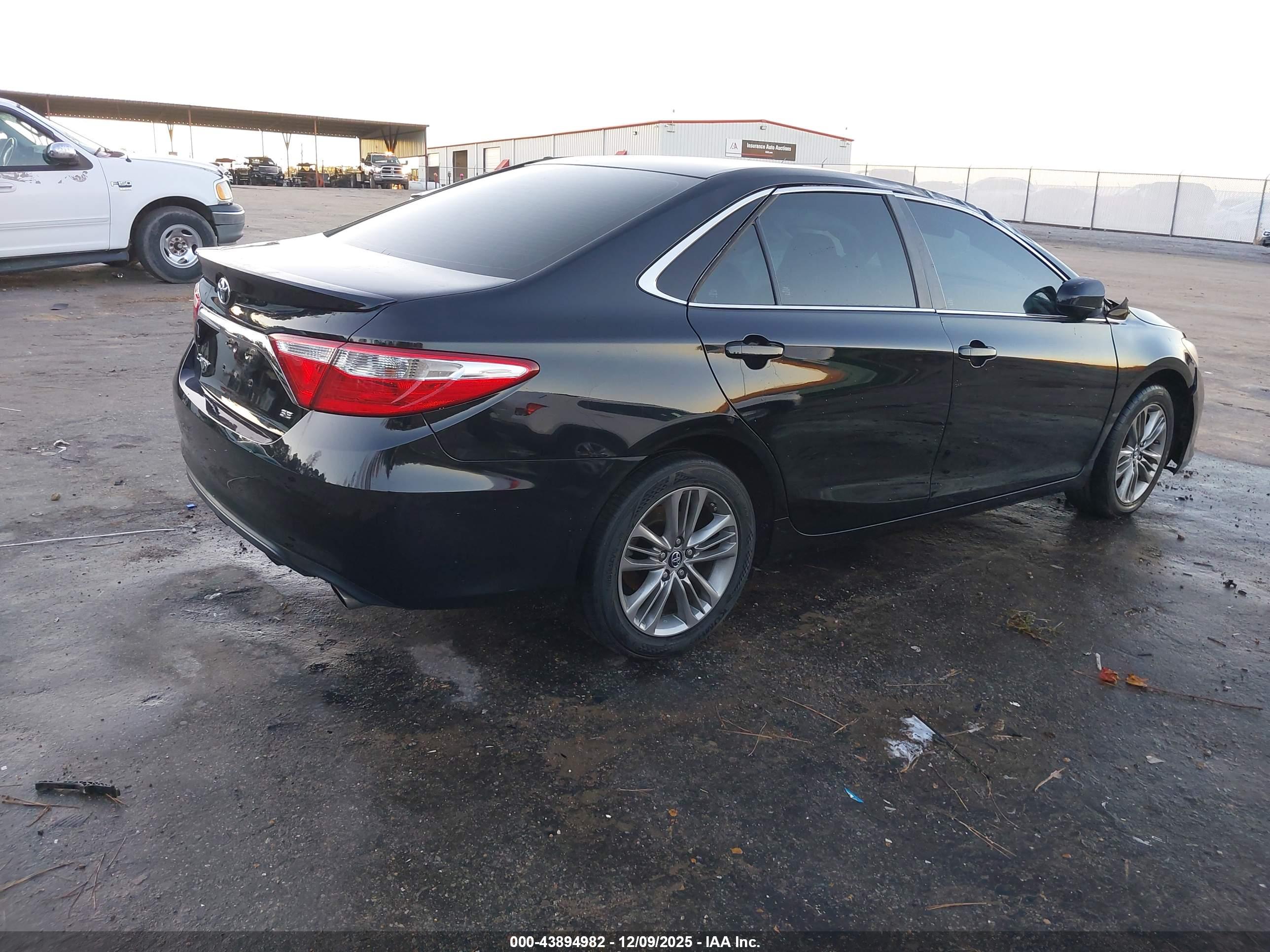 TOYOTA CAMRY image 4