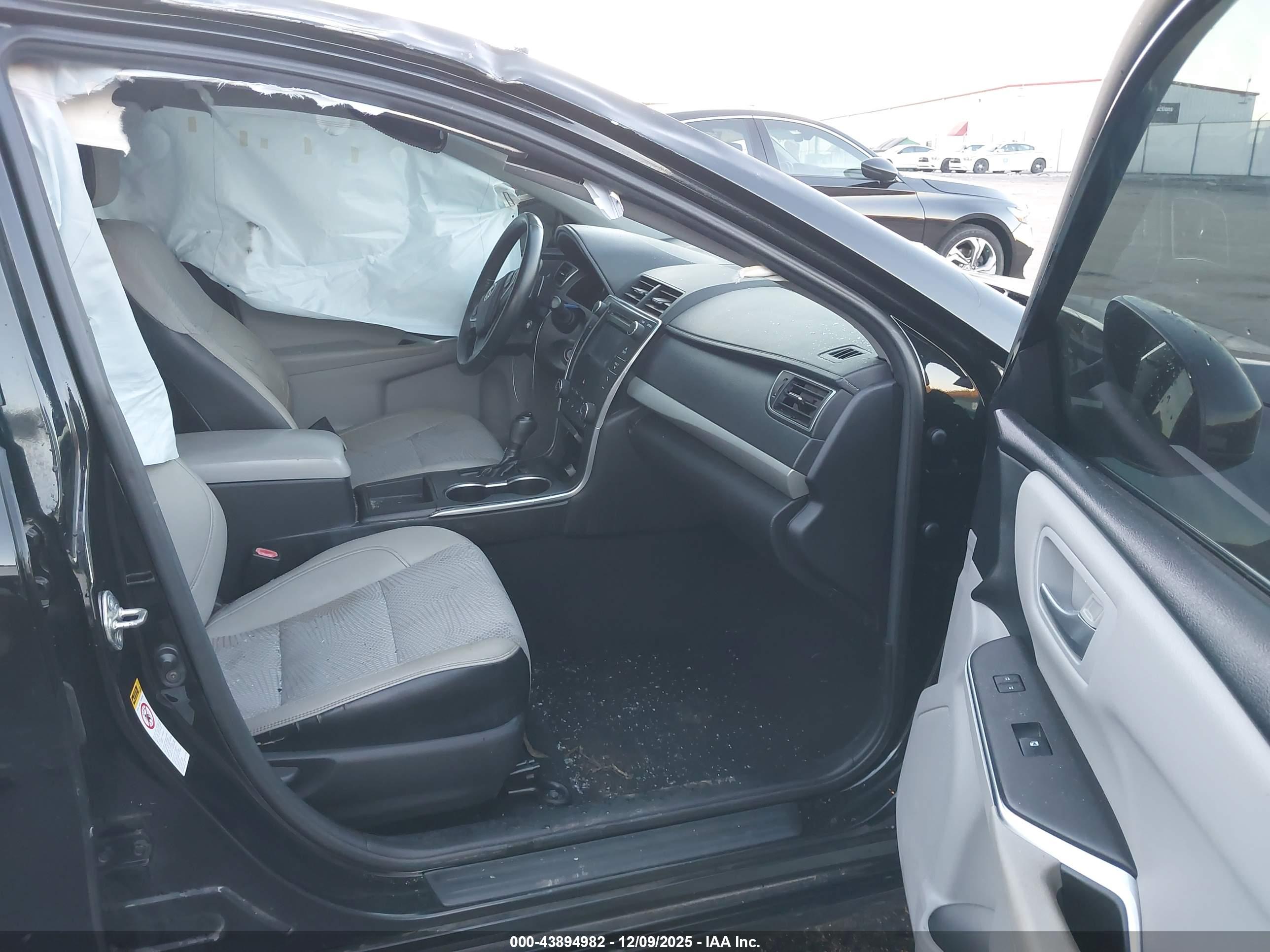 TOYOTA CAMRY image 5