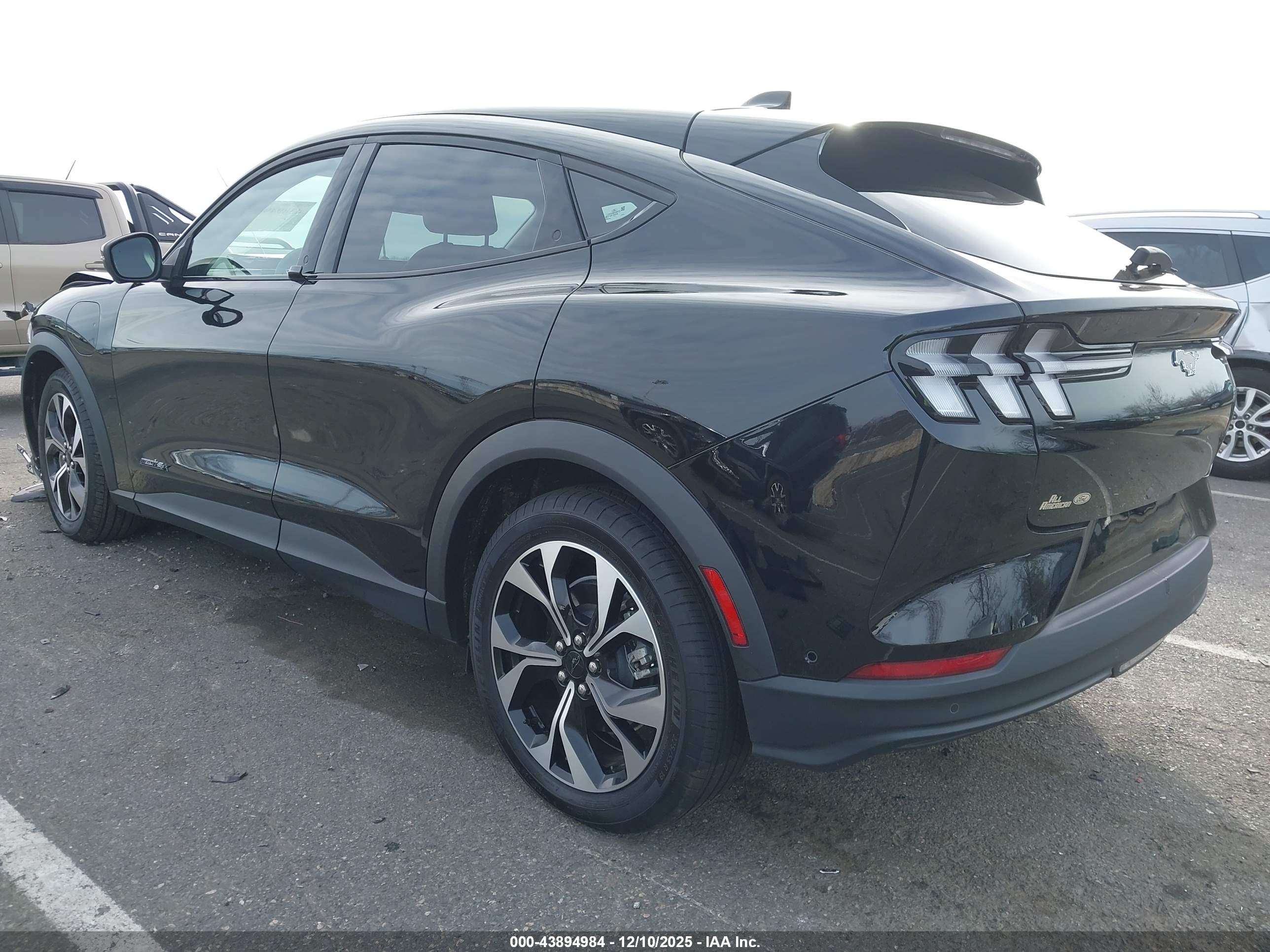 FORD MUSTANG image 3