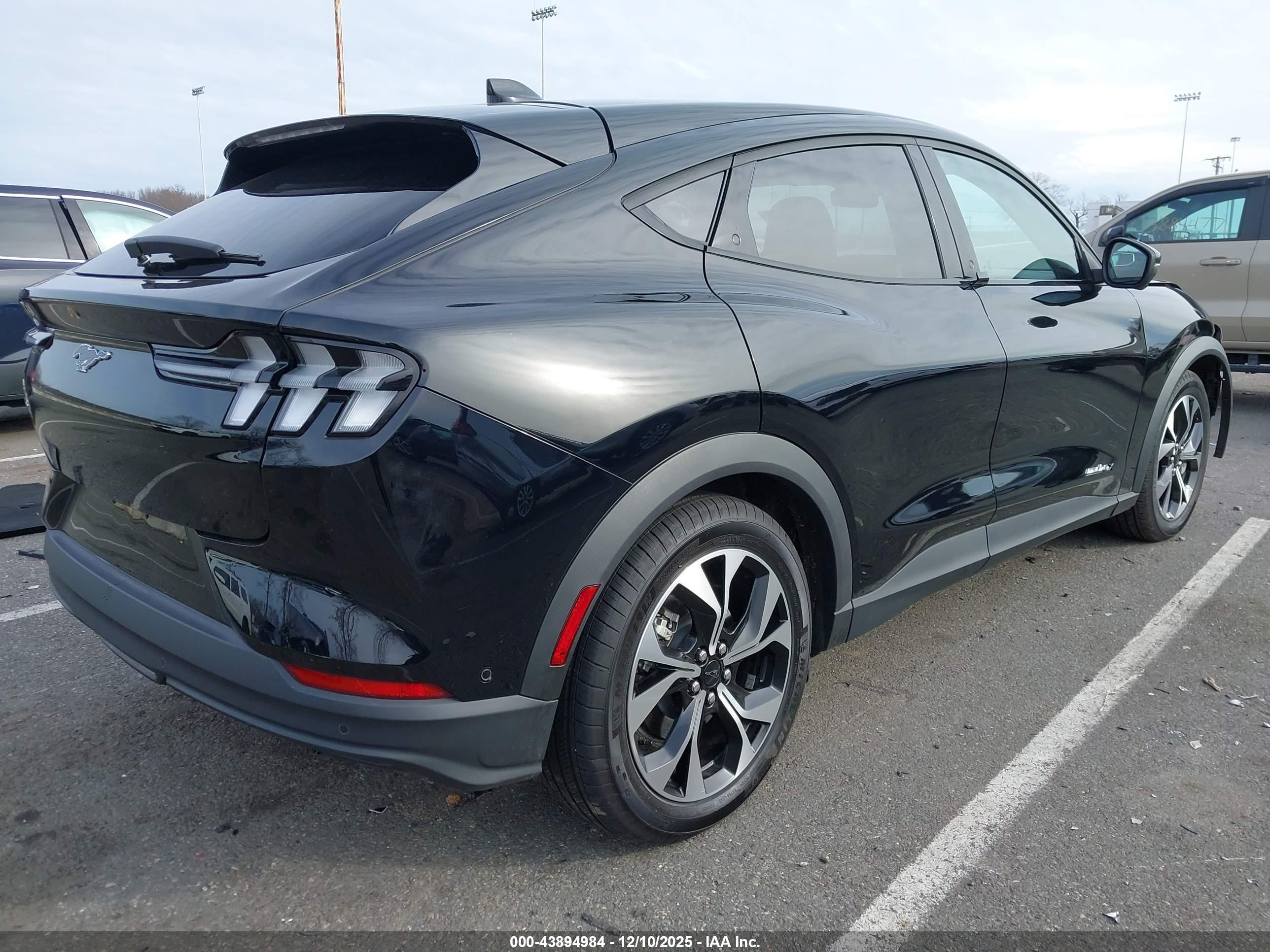 FORD MUSTANG image 4