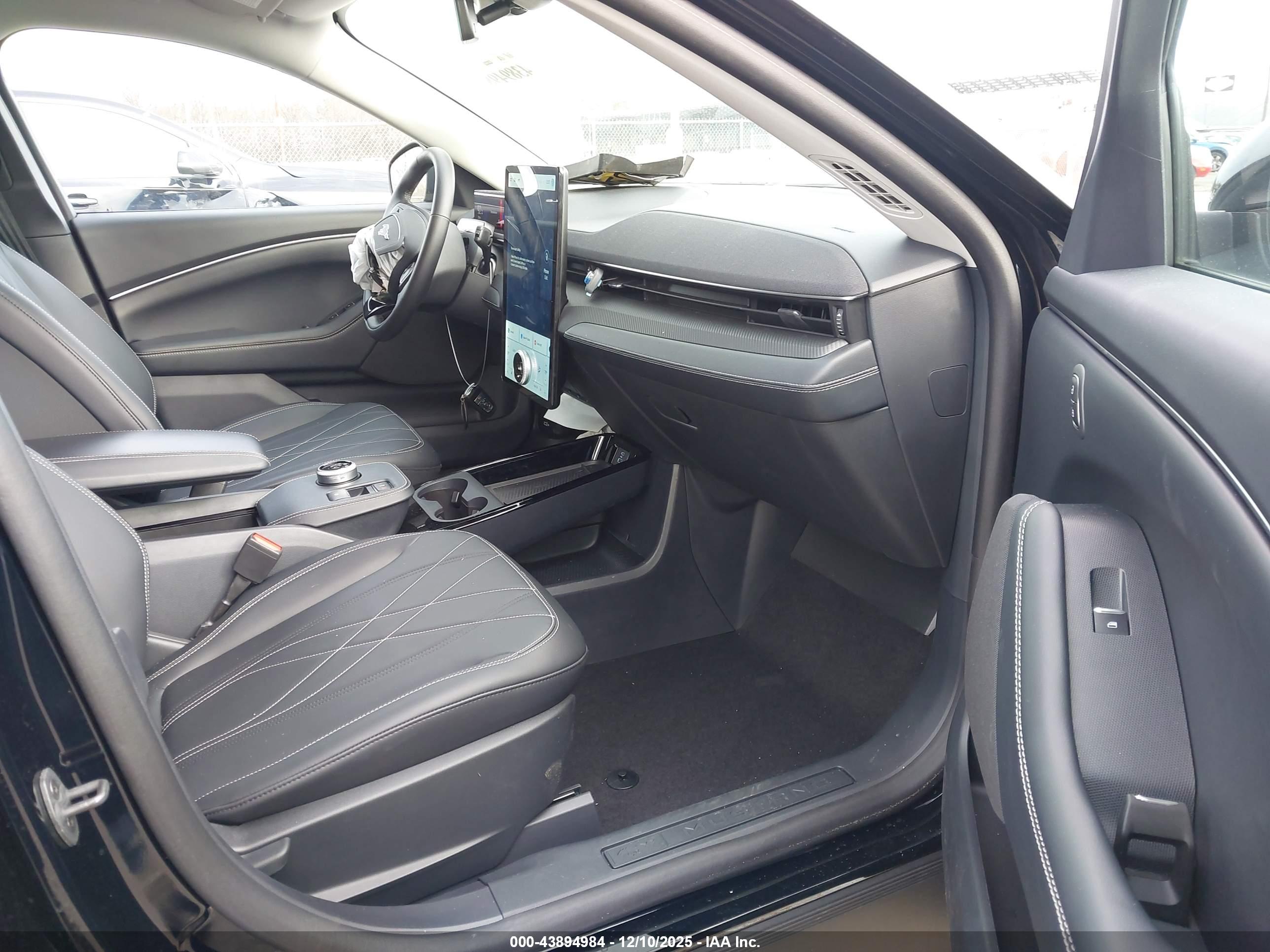 FORD MUSTANG image 5