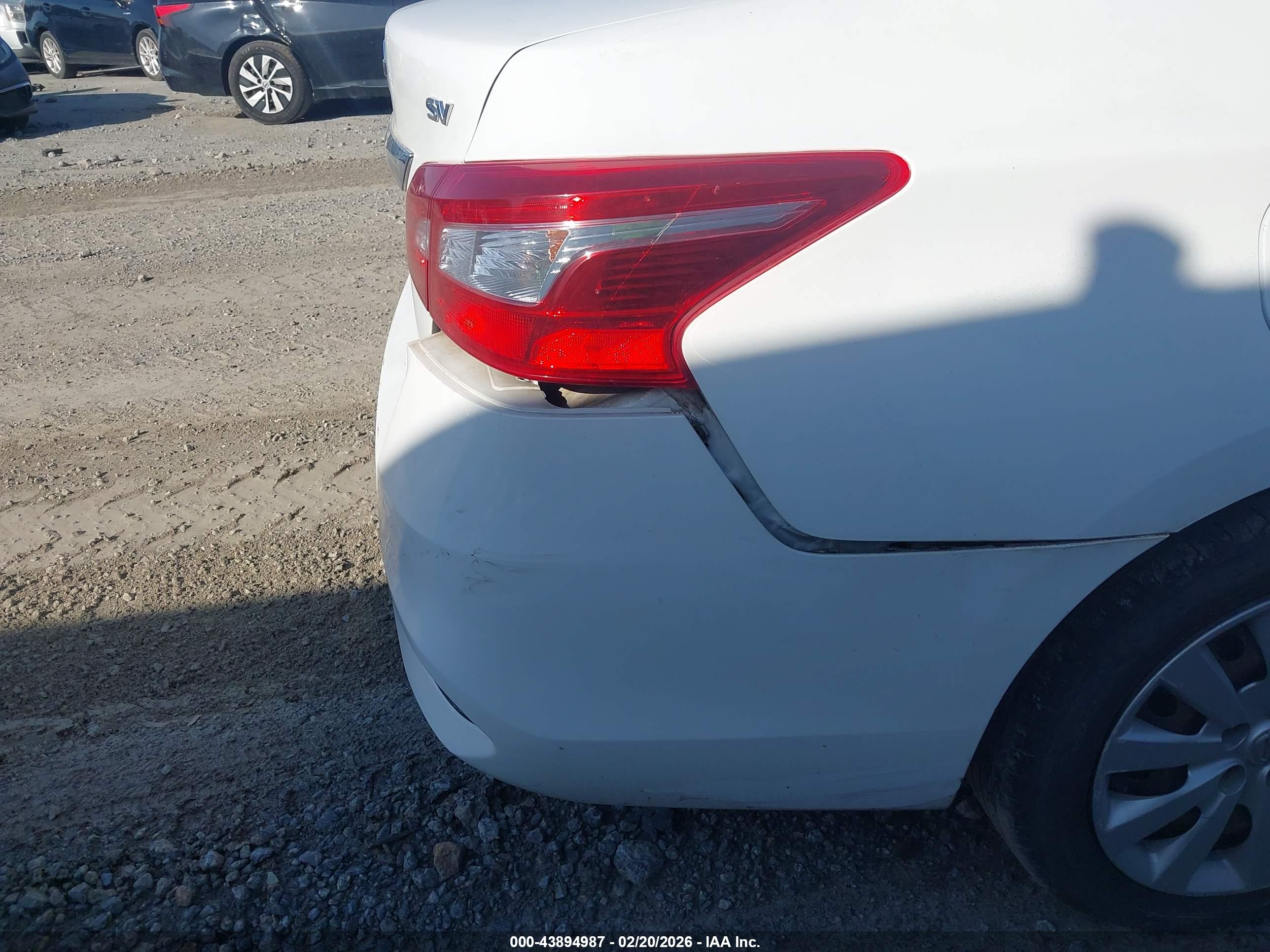 NISSAN SENTRA image 6