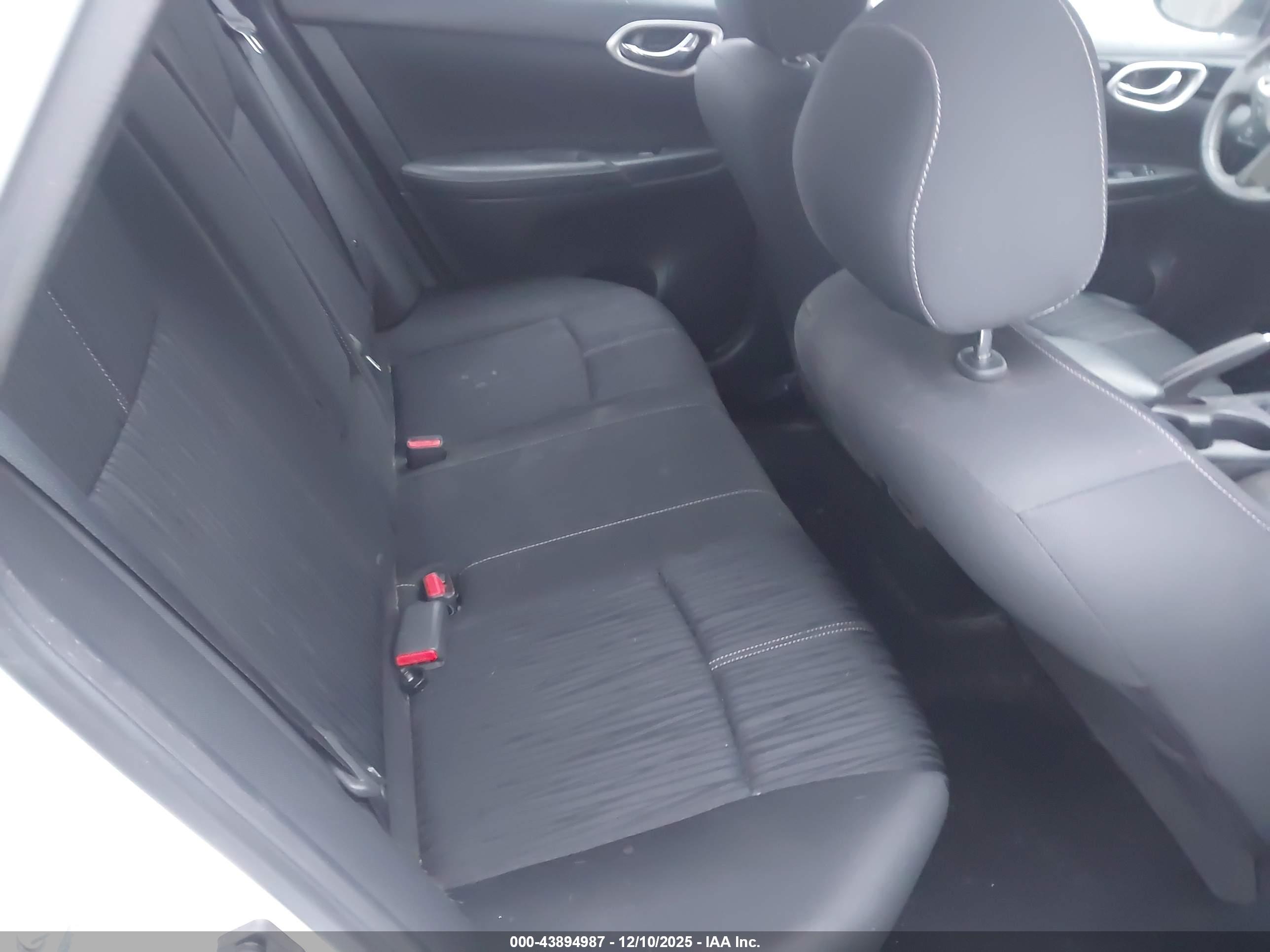 NISSAN SENTRA image 8