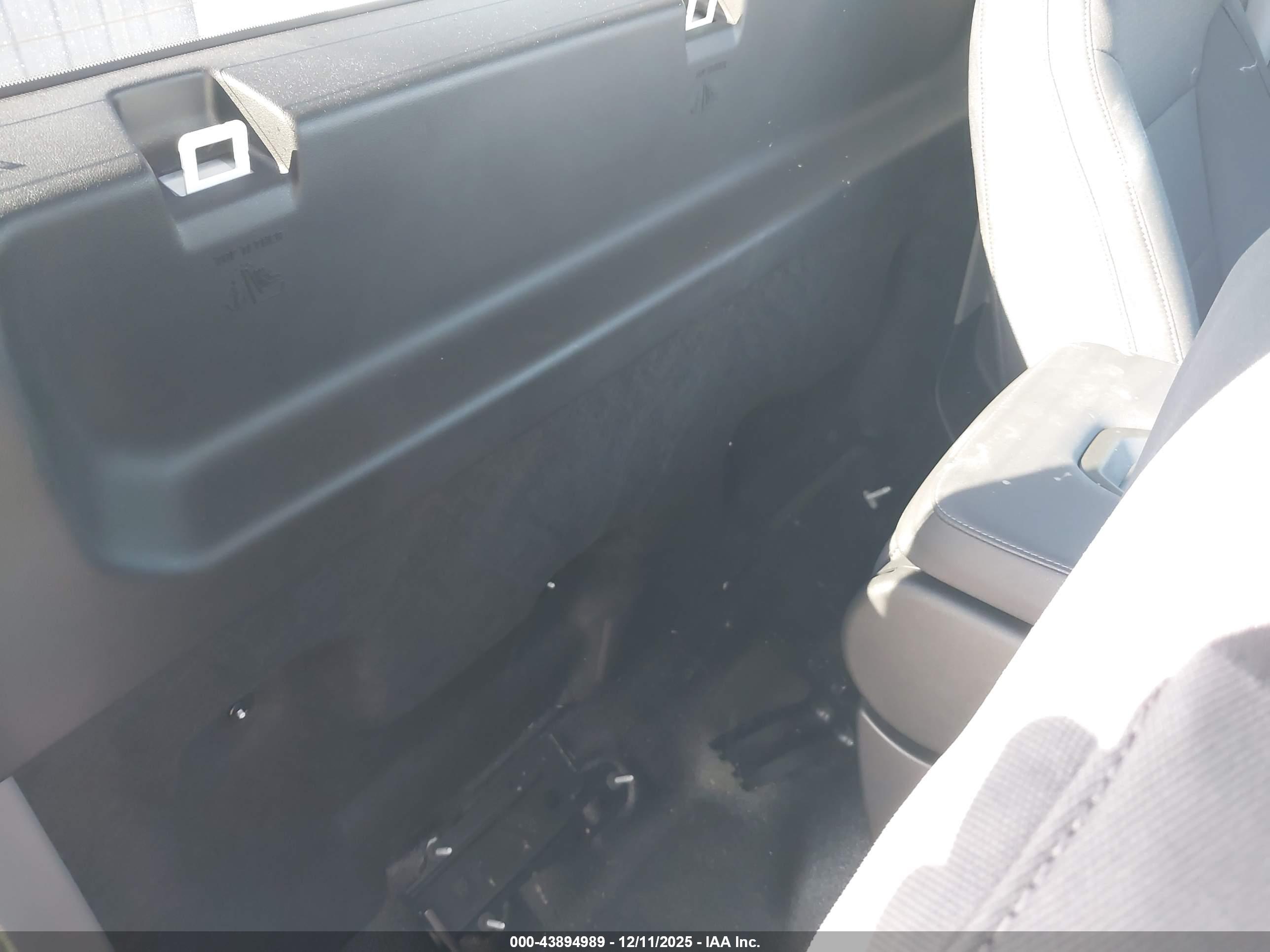 GMC SIERRA image 8