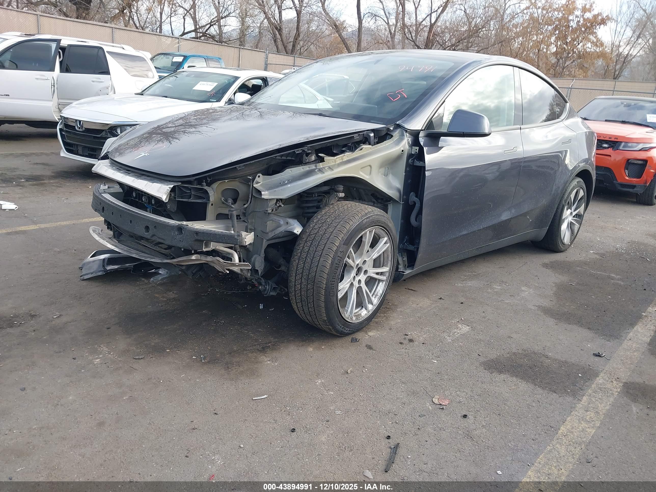 TESLA MODEL image 2
