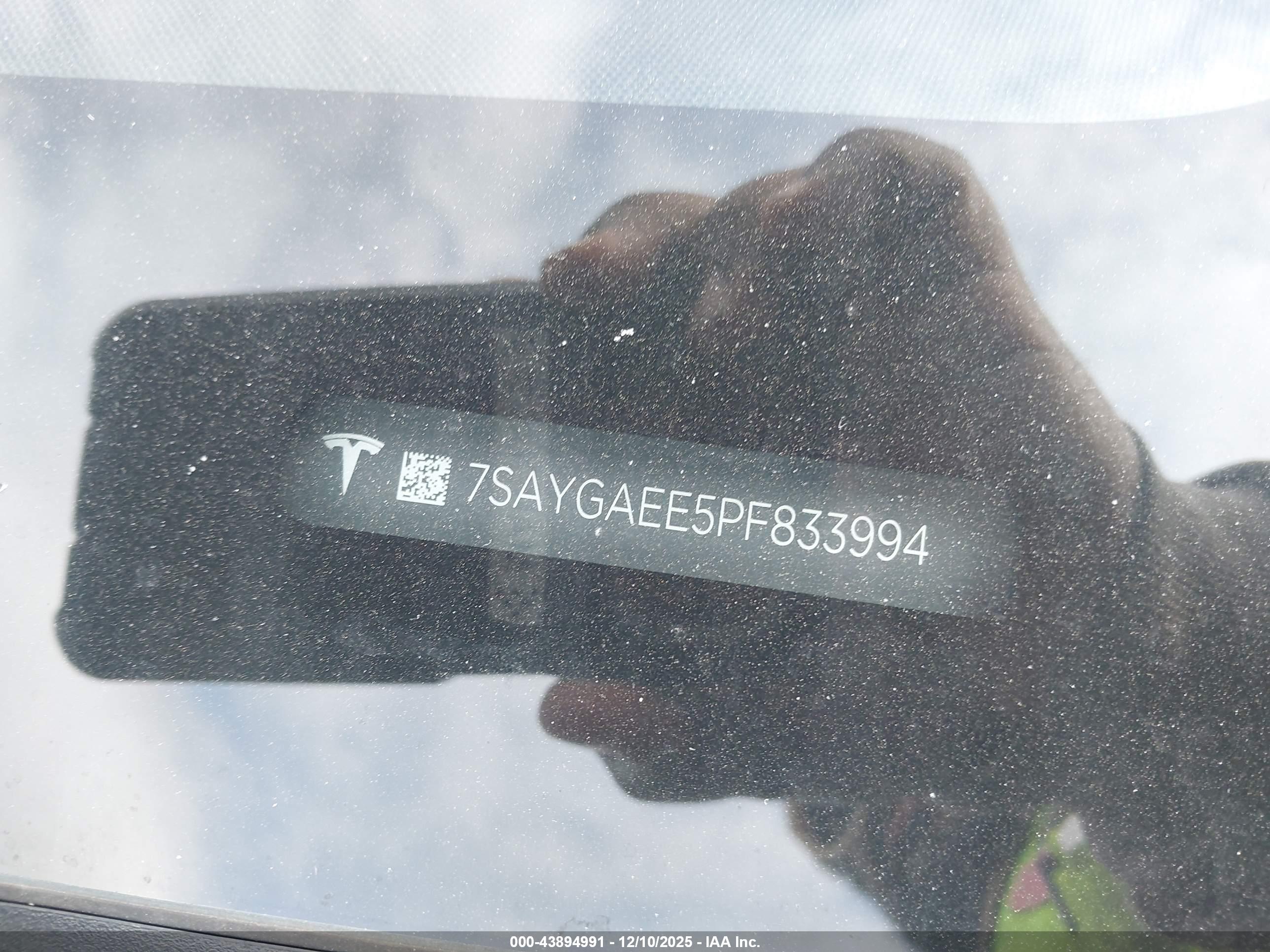 TESLA MODEL image 9
