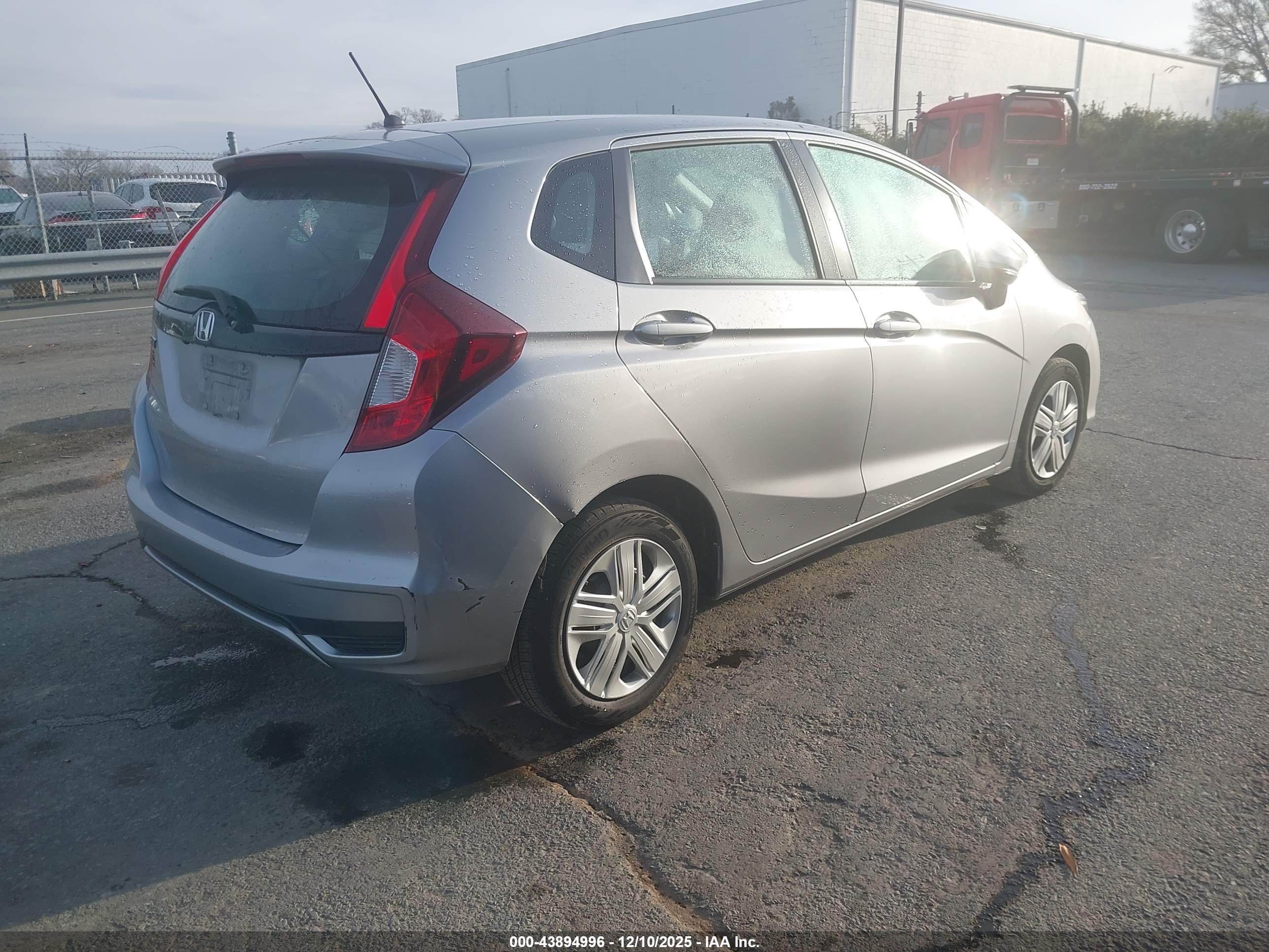 HONDA FIT image 4