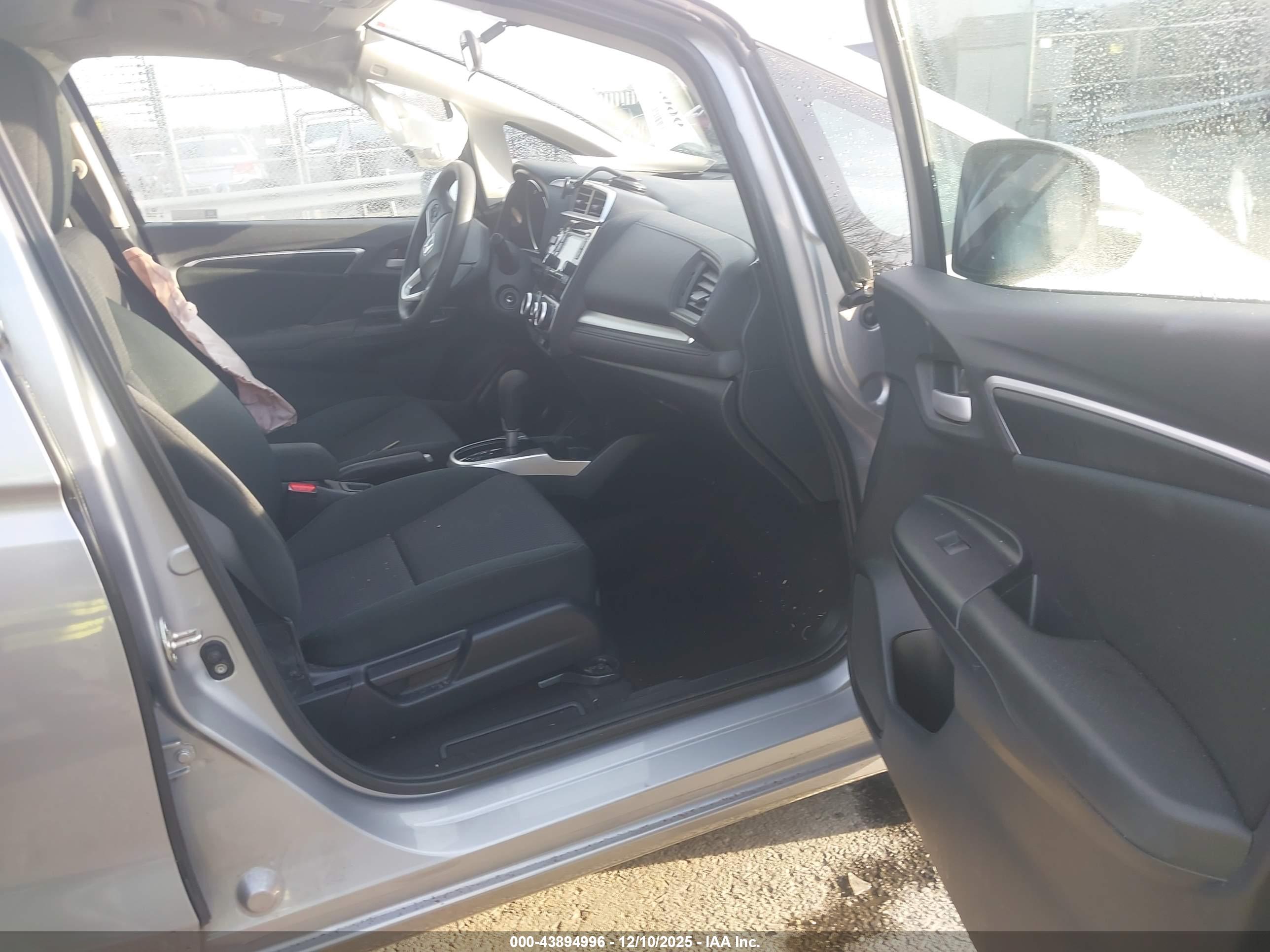 HONDA FIT image 5