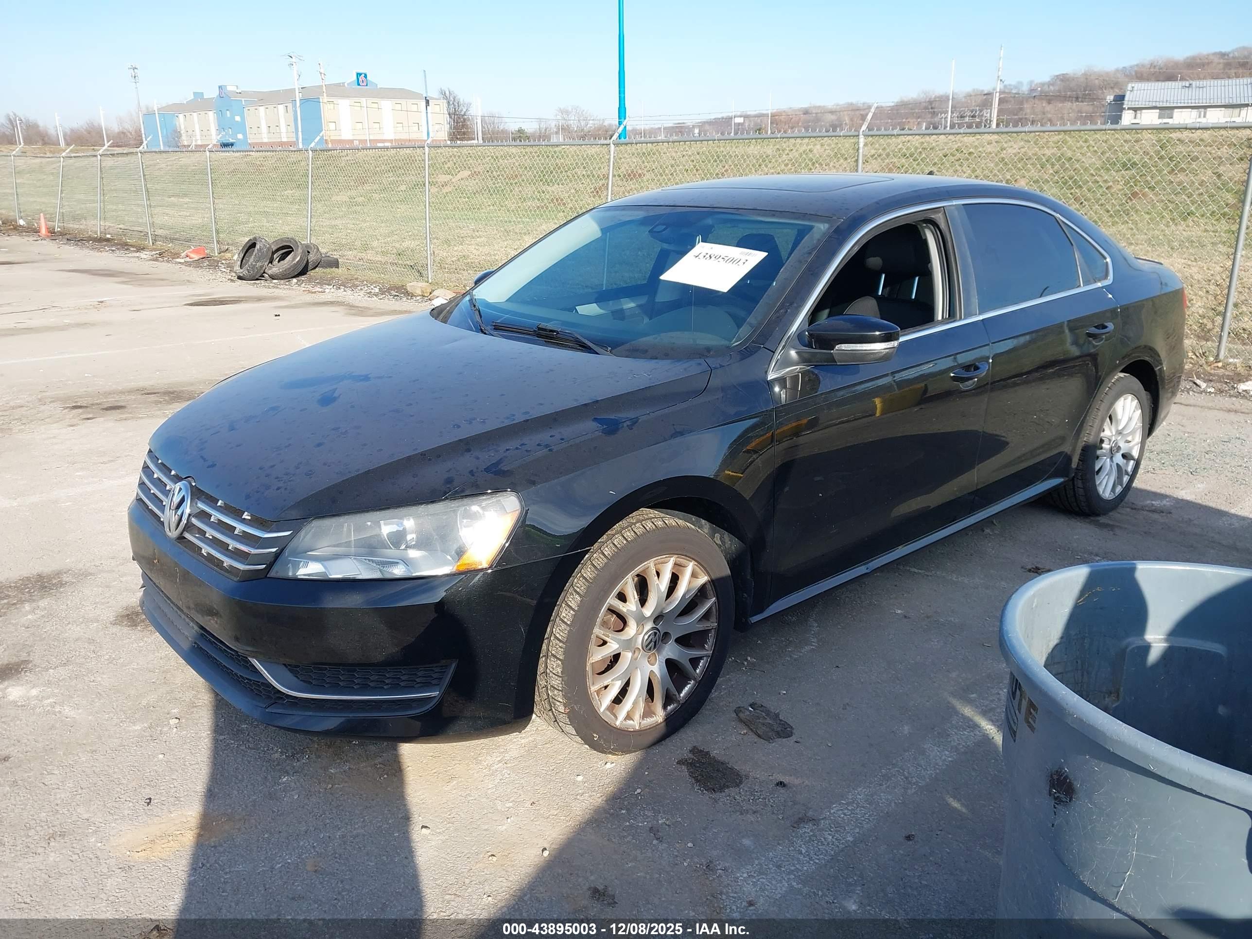 VOLKSWAGEN PASSAT image 2