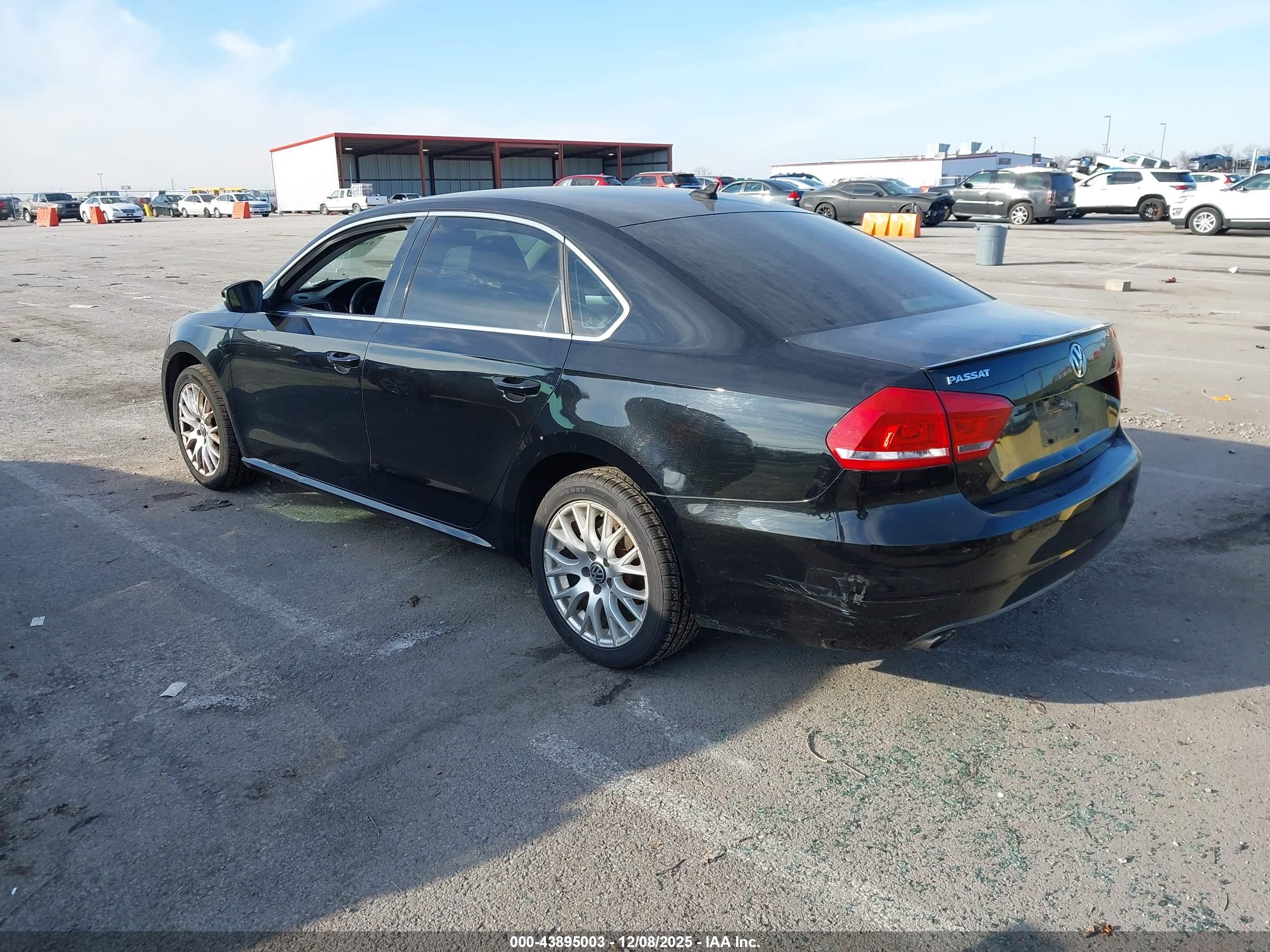 VOLKSWAGEN PASSAT image 3