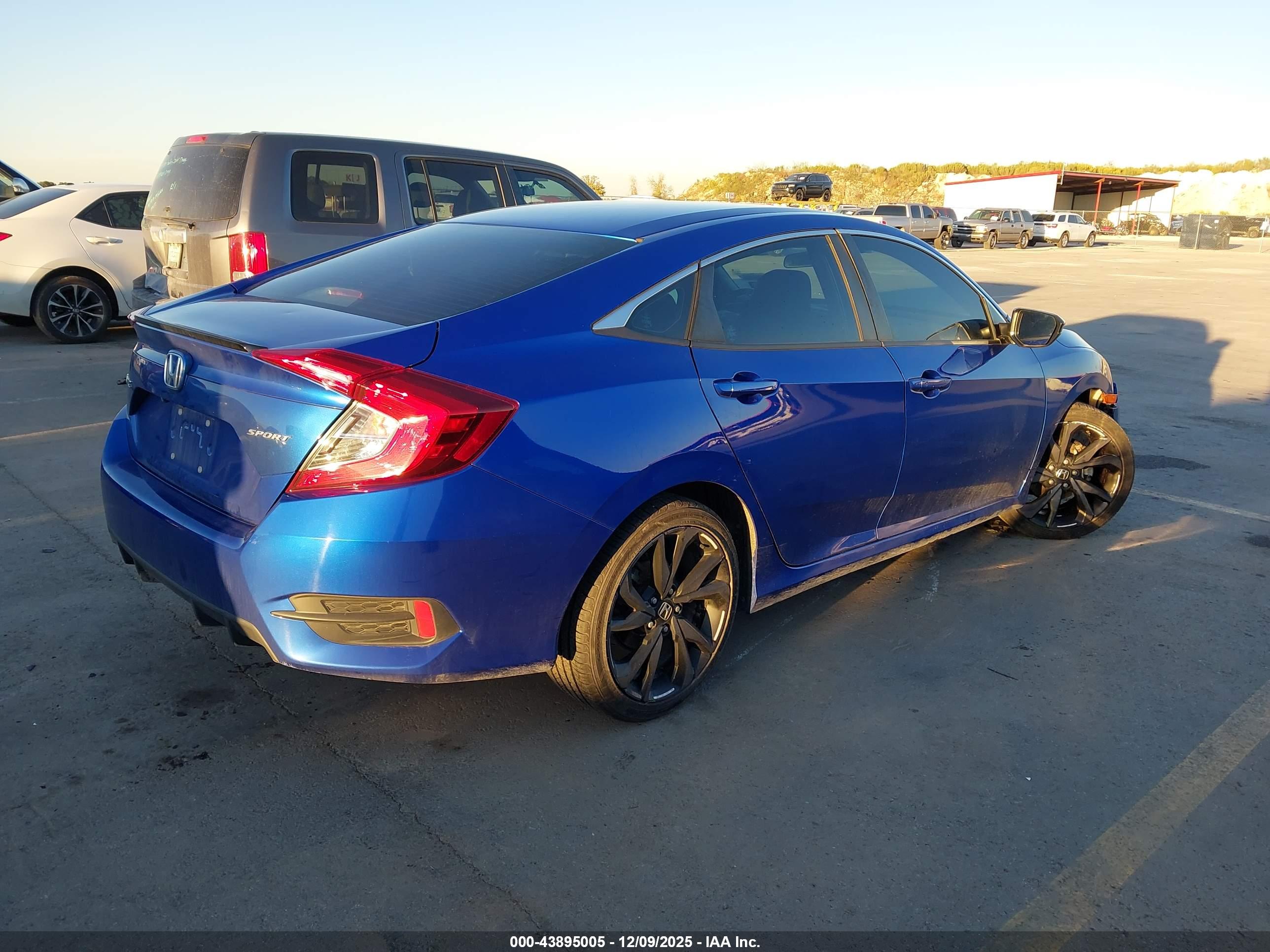 HONDA CIVIC image 4