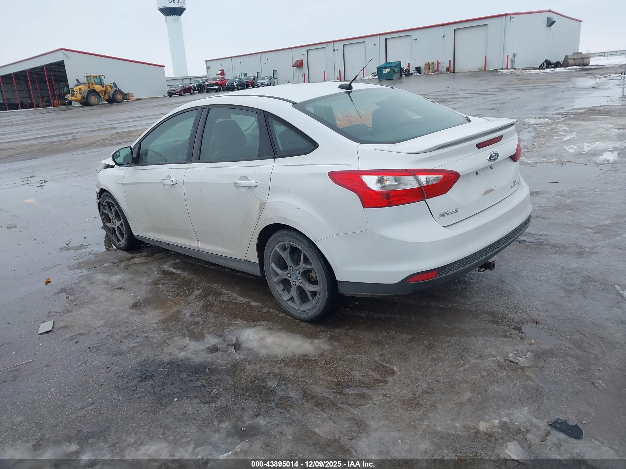 FORD FOCUS image 3