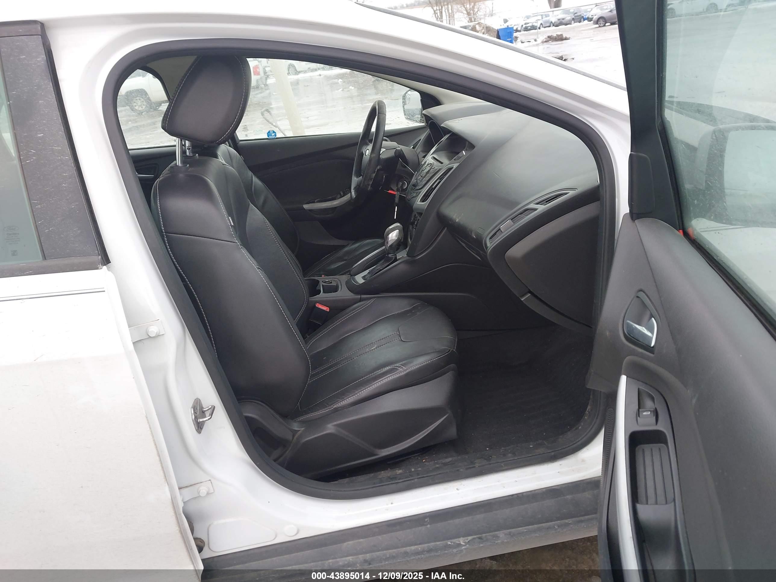 FORD FOCUS image 5