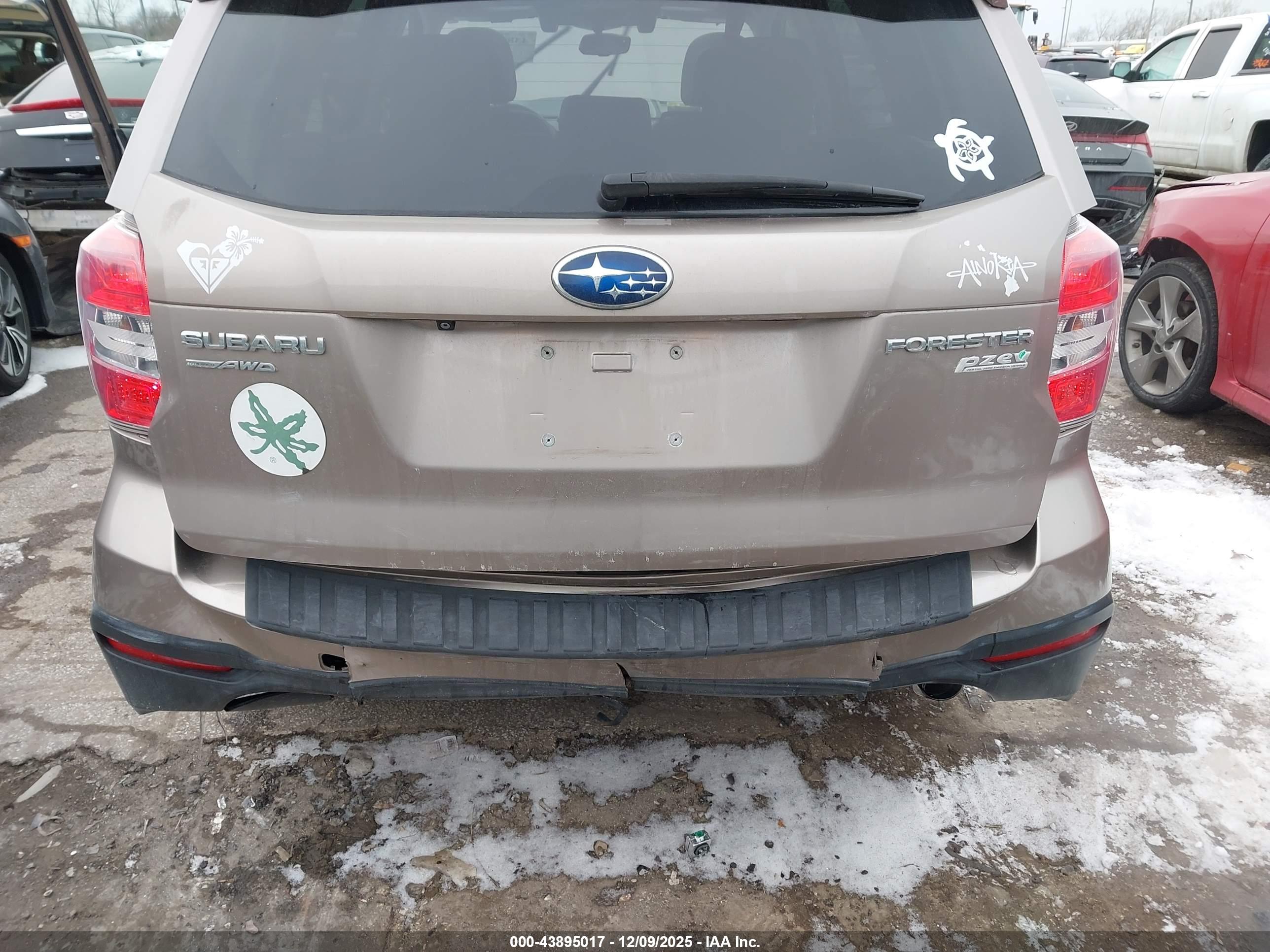 SUBARU FORESTER image 6