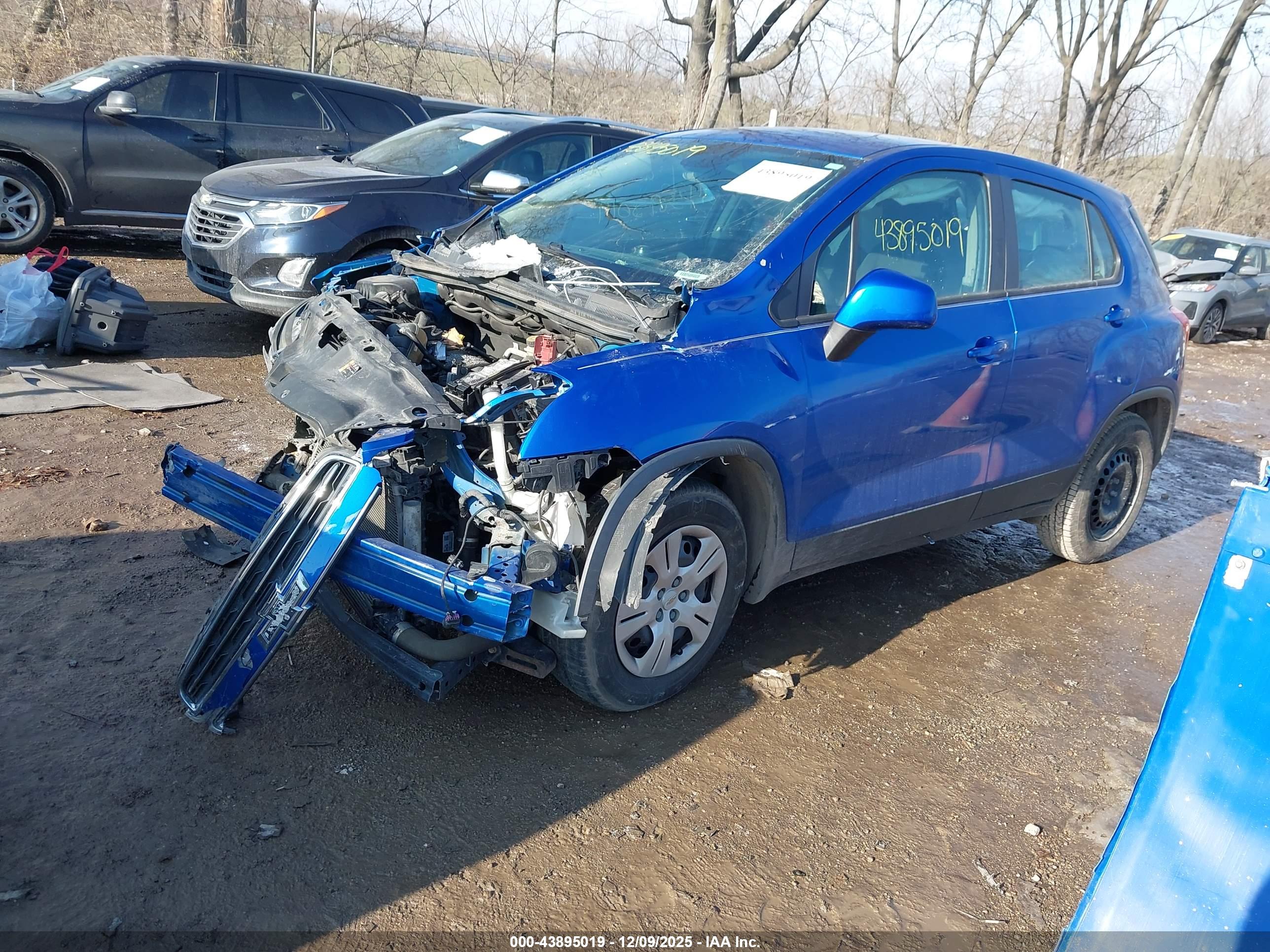 CHEVROLET TRAX image 2