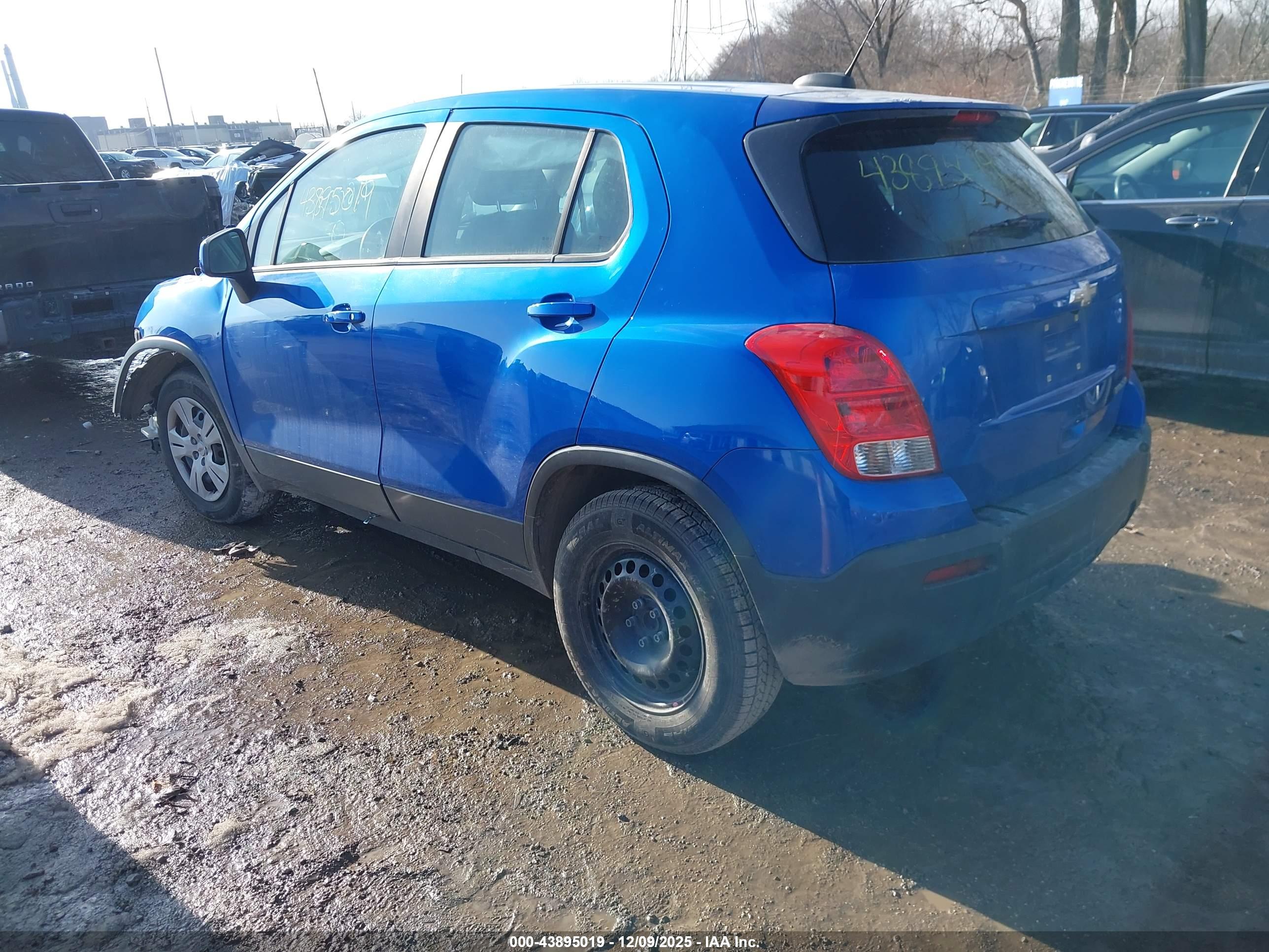 CHEVROLET TRAX image 3