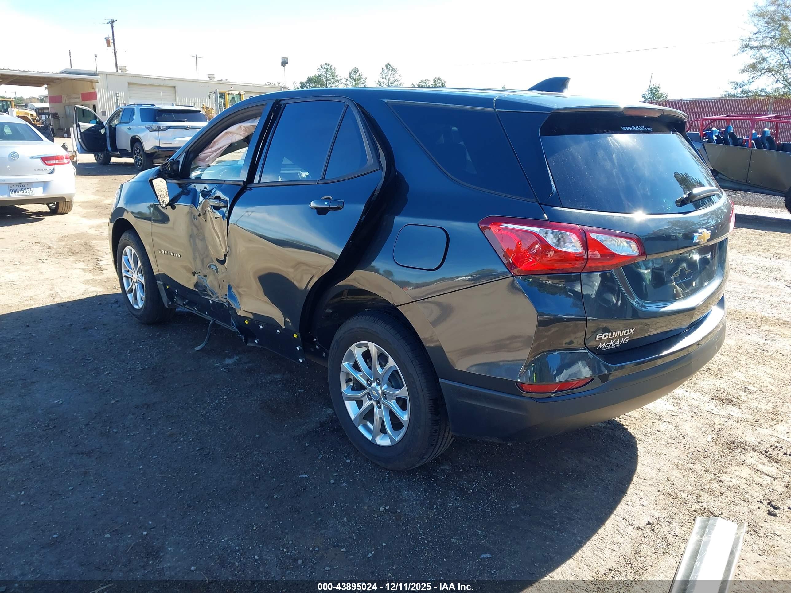 CHEVROLET EQUINOX image 3